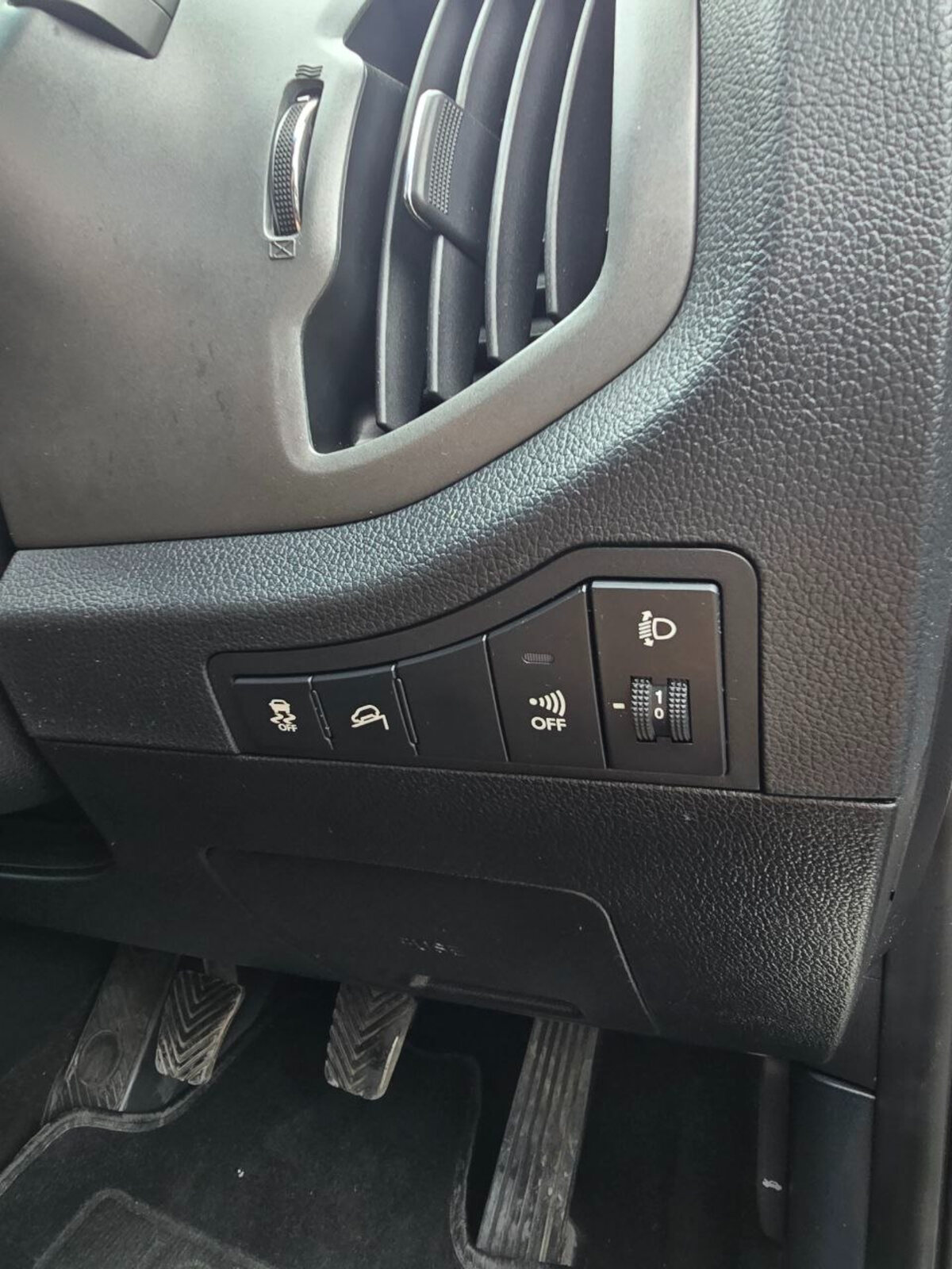 2015 Kia Sportage 1.7 D EXL - Image 18