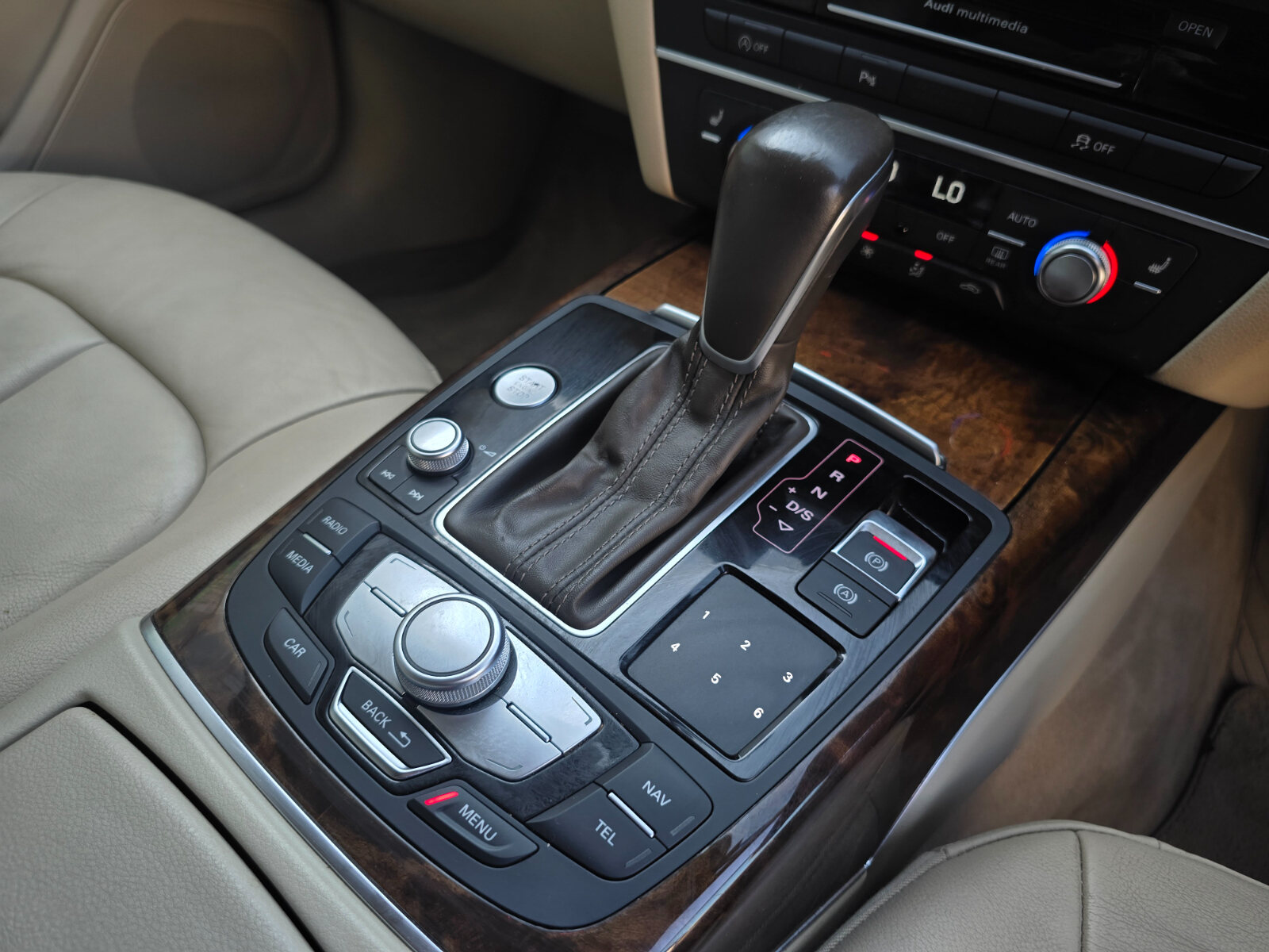 2017 Audi A6 AVANT 2.0 TDI Automatic - Image 16