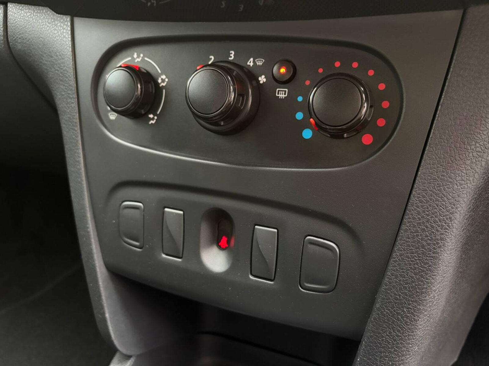 2017 Dacia Sandero Stepway 1.5 dCi - Image 15