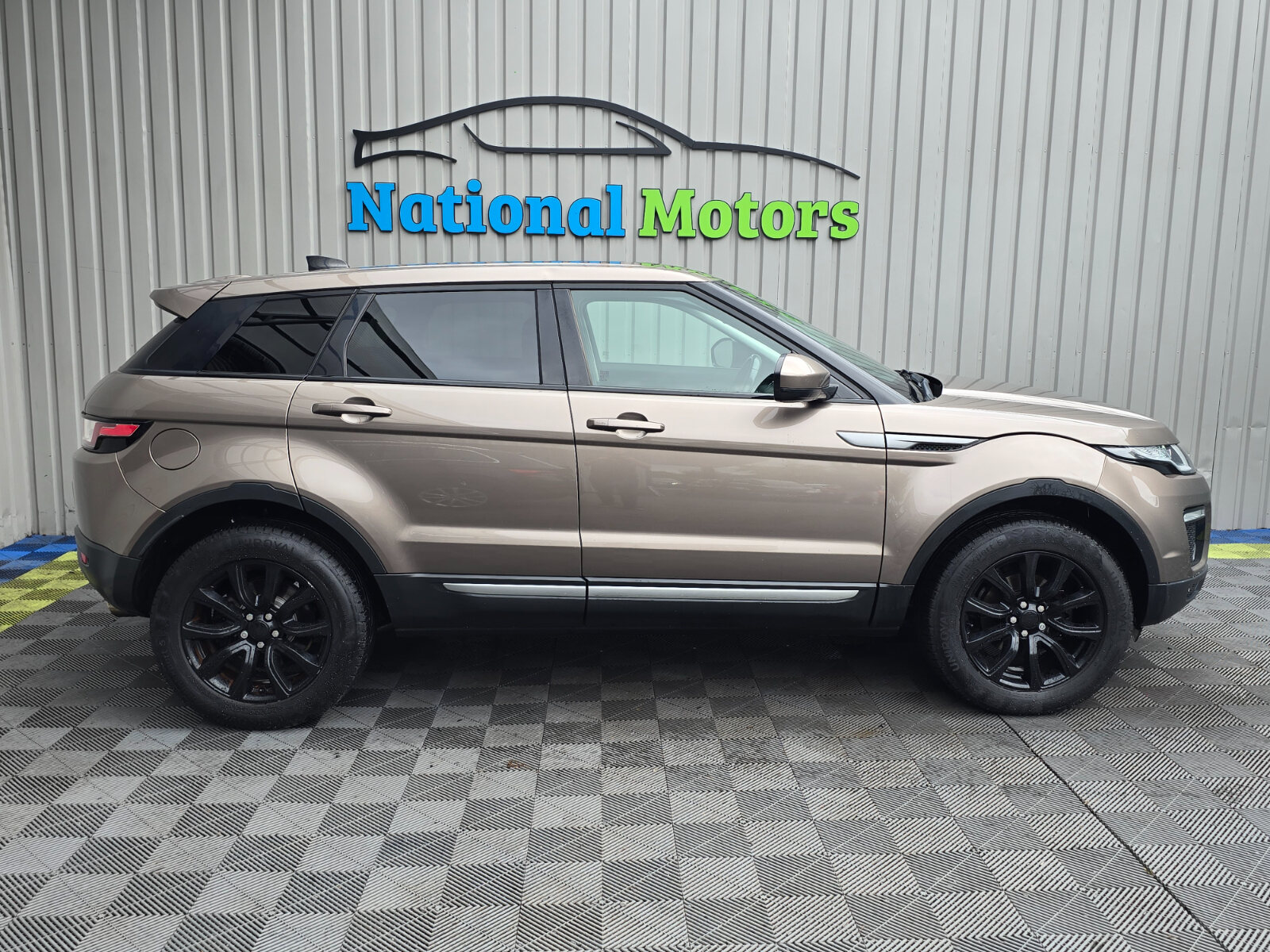 2018 Range Rover Evoque 2.0 eD4 SE - Image 2