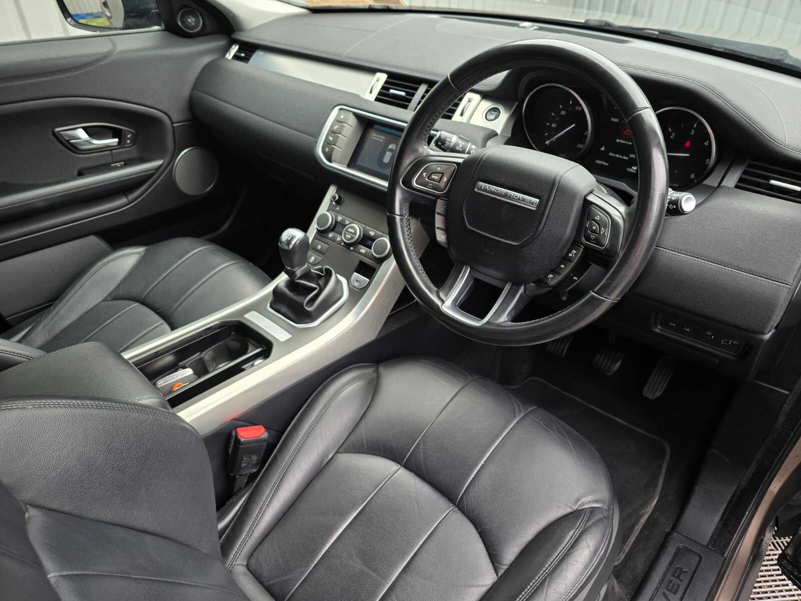 2018 Range Rover Evoque 2.0 eD4 SE - Image 13