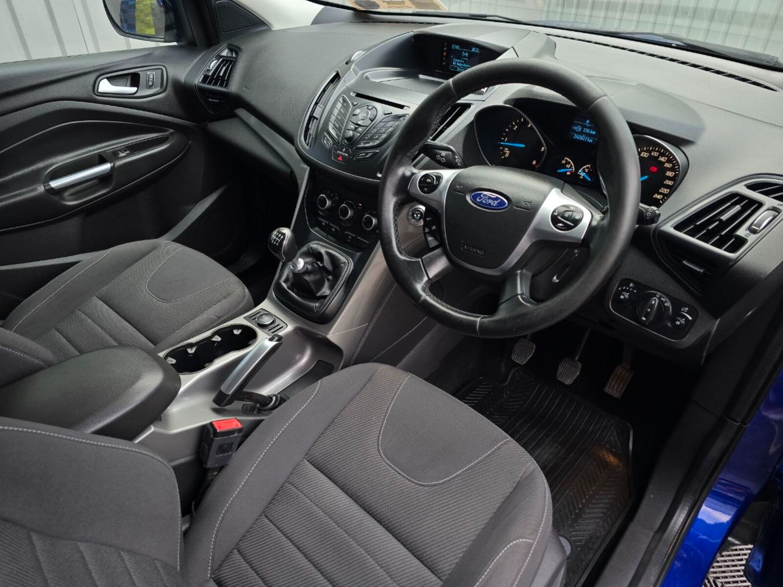 2015 Ford Kuga 2.0TDCI - Image 12