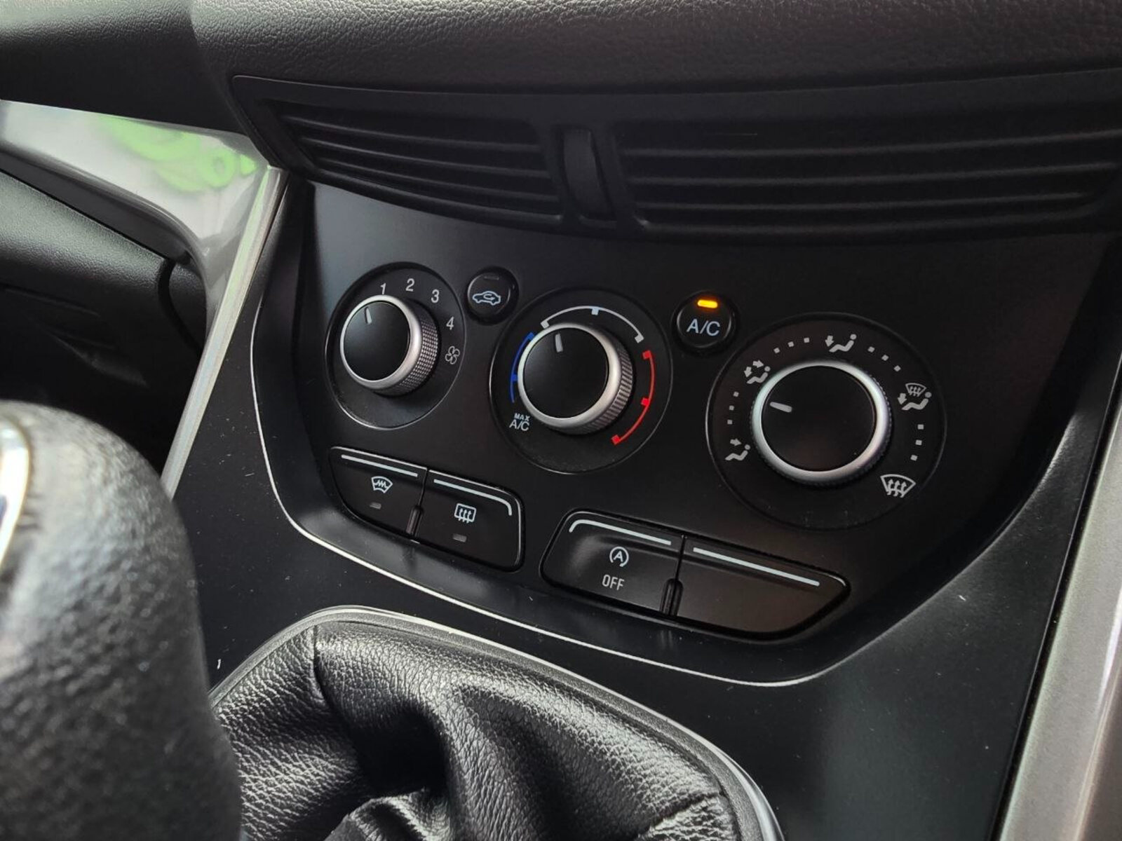 2015 Ford Kuga 2.0TDCI - Image 15