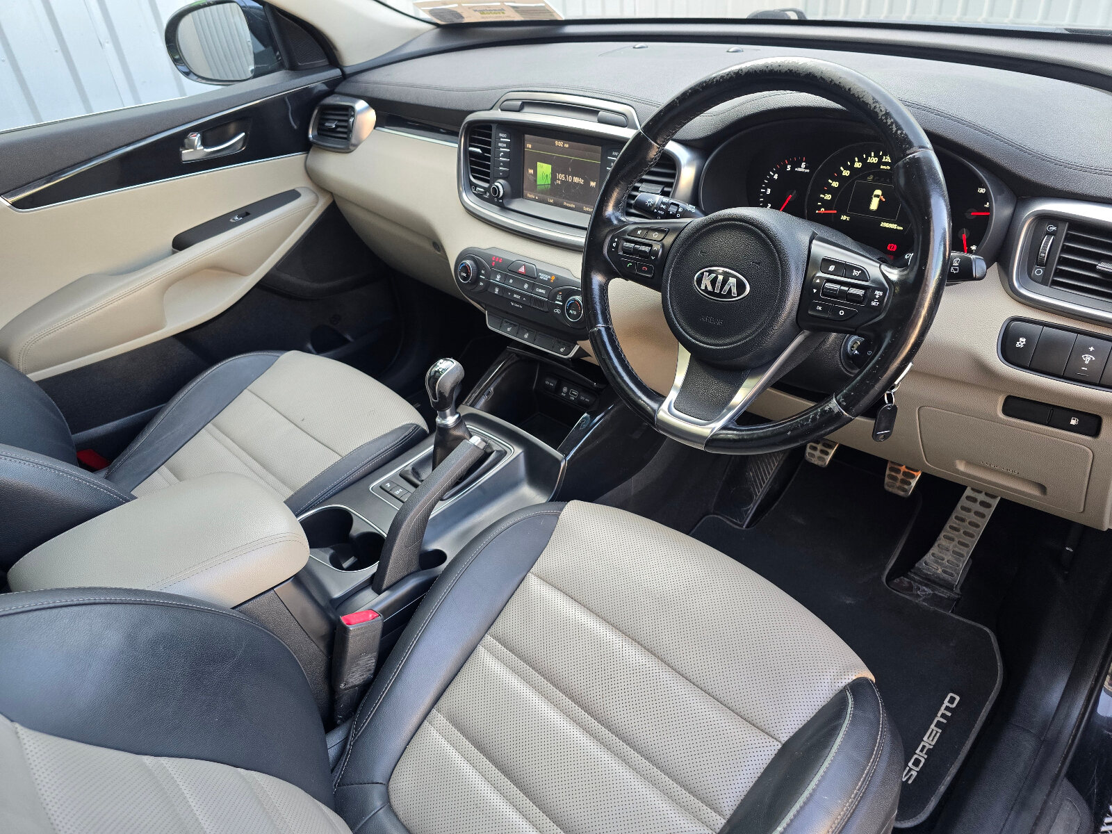 2015 Kia Sorento 2.2 Platinum AWD 7 seats - Image 12