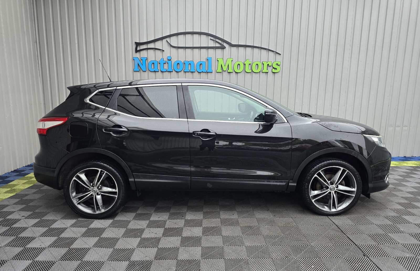 2014 Nissan Qashqai 1.5 DSL SV - Image 2