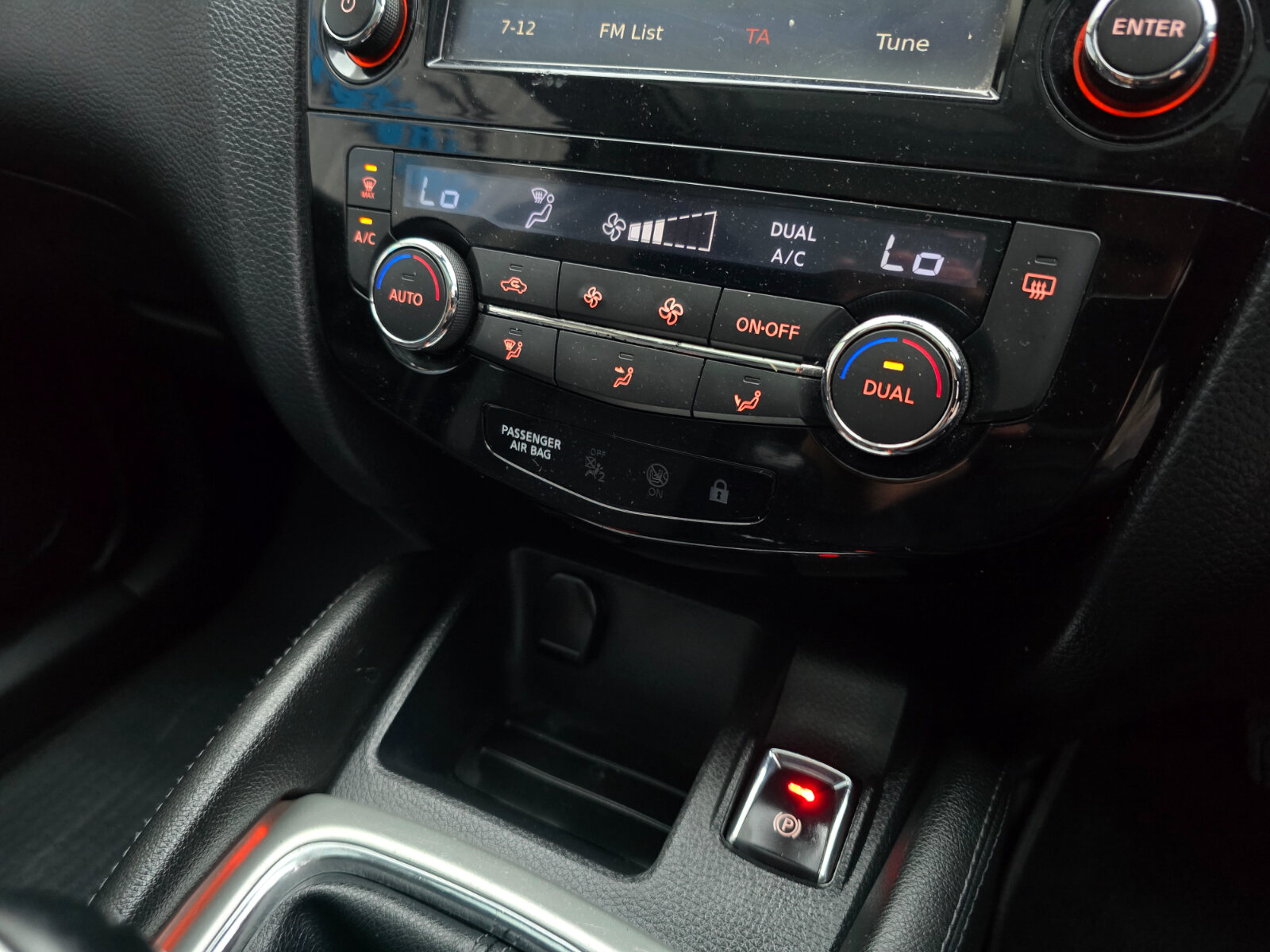 2014 Nissan Qashqai 1.5 DSL SV - Image 14