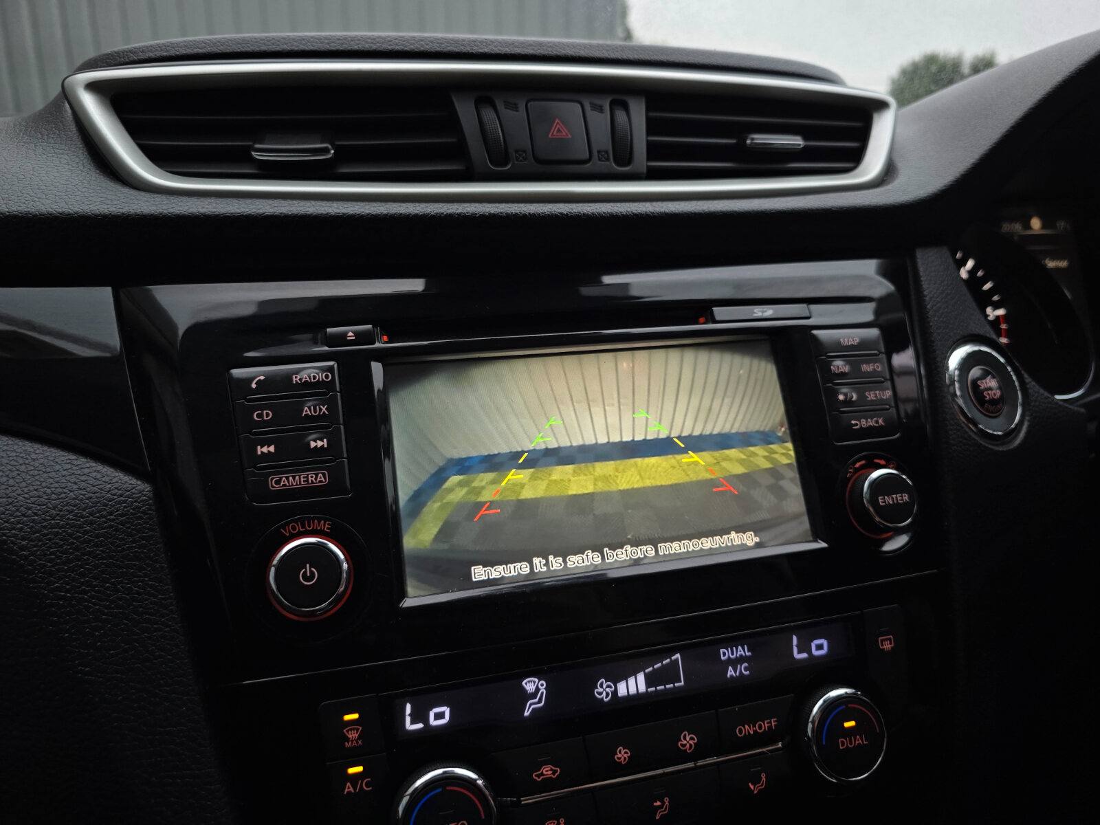 2014 Nissan Qashqai 1.5 DSL SV - Image 15