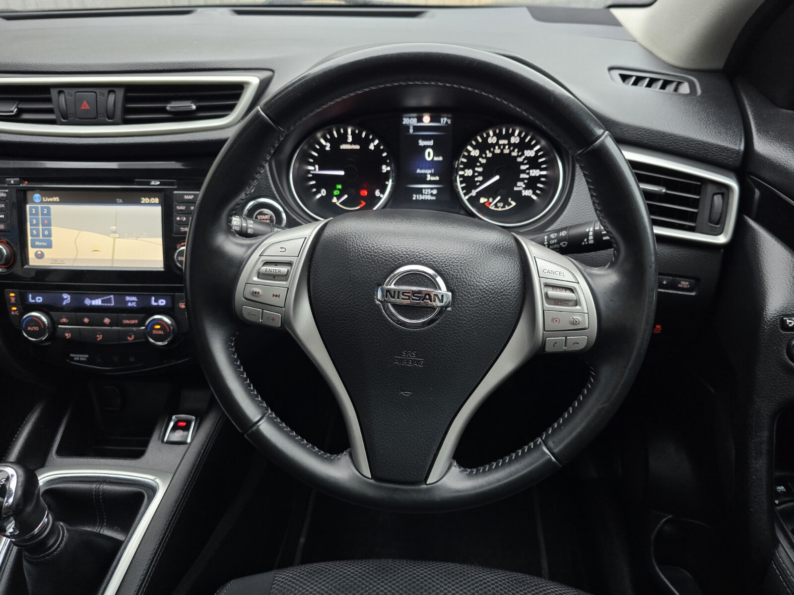 2014 Nissan Qashqai 1.5 DSL SV - Image 16