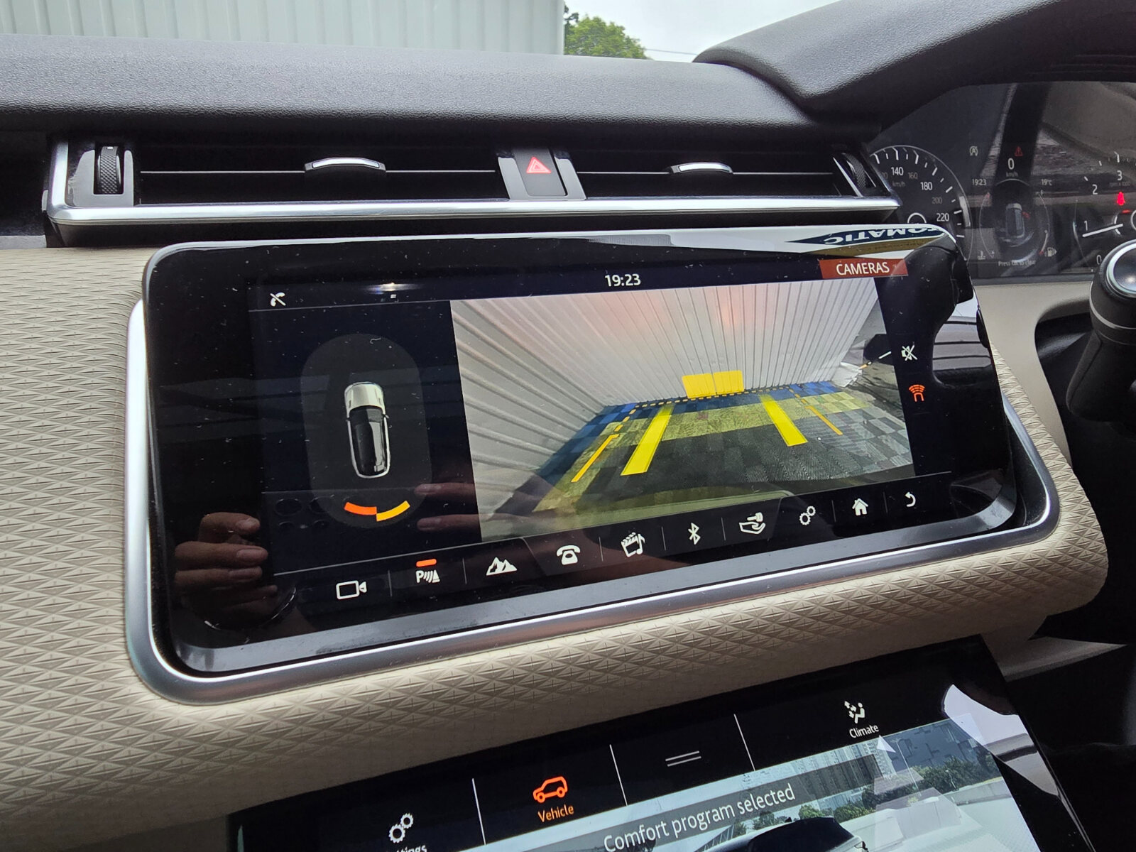 2019 Range Rover Velar 2.0D TD4 Automatic - Image 16