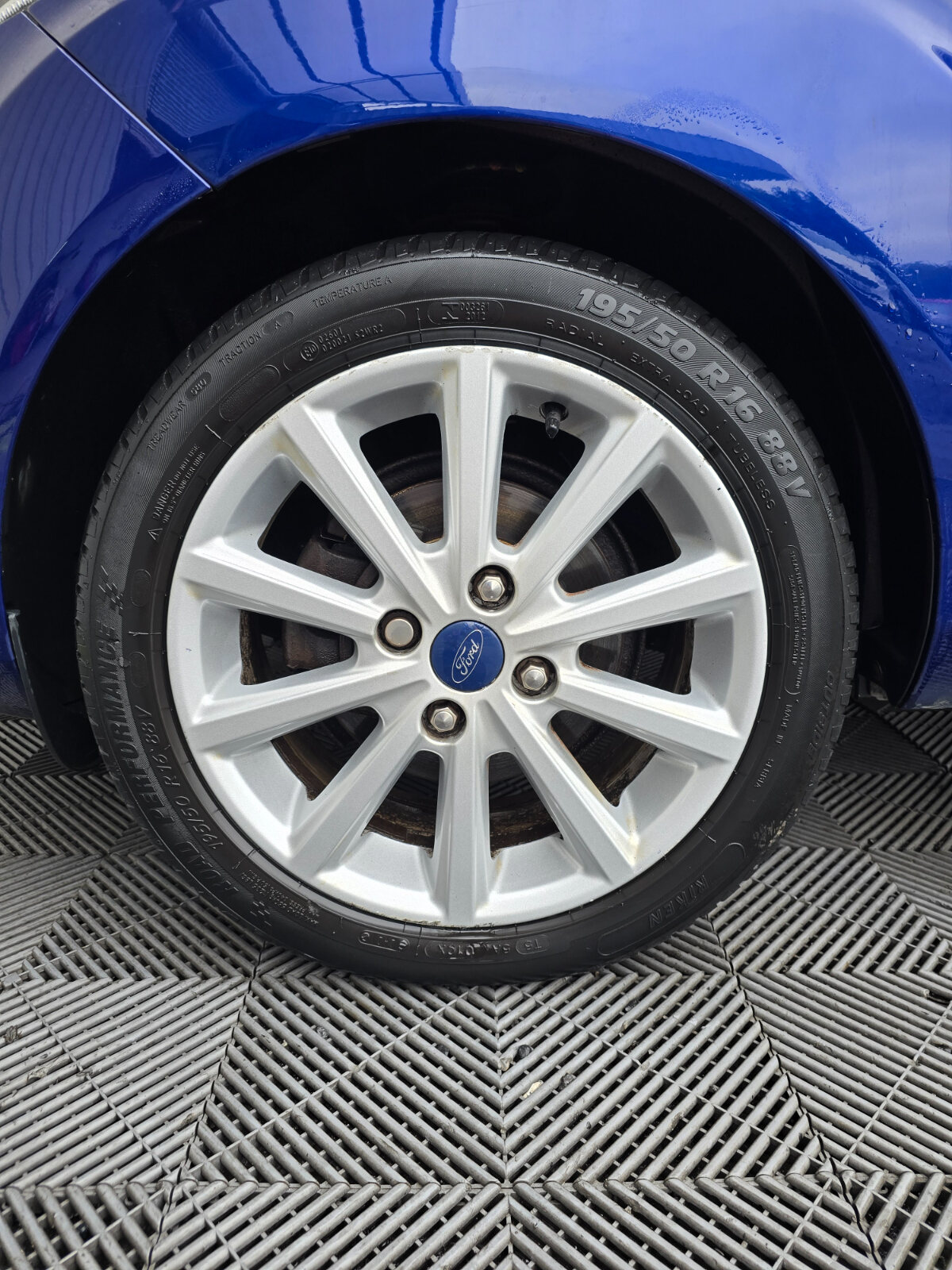 2015 Ford Fiesta 1.0 Petrol TITANIUM - Image 9