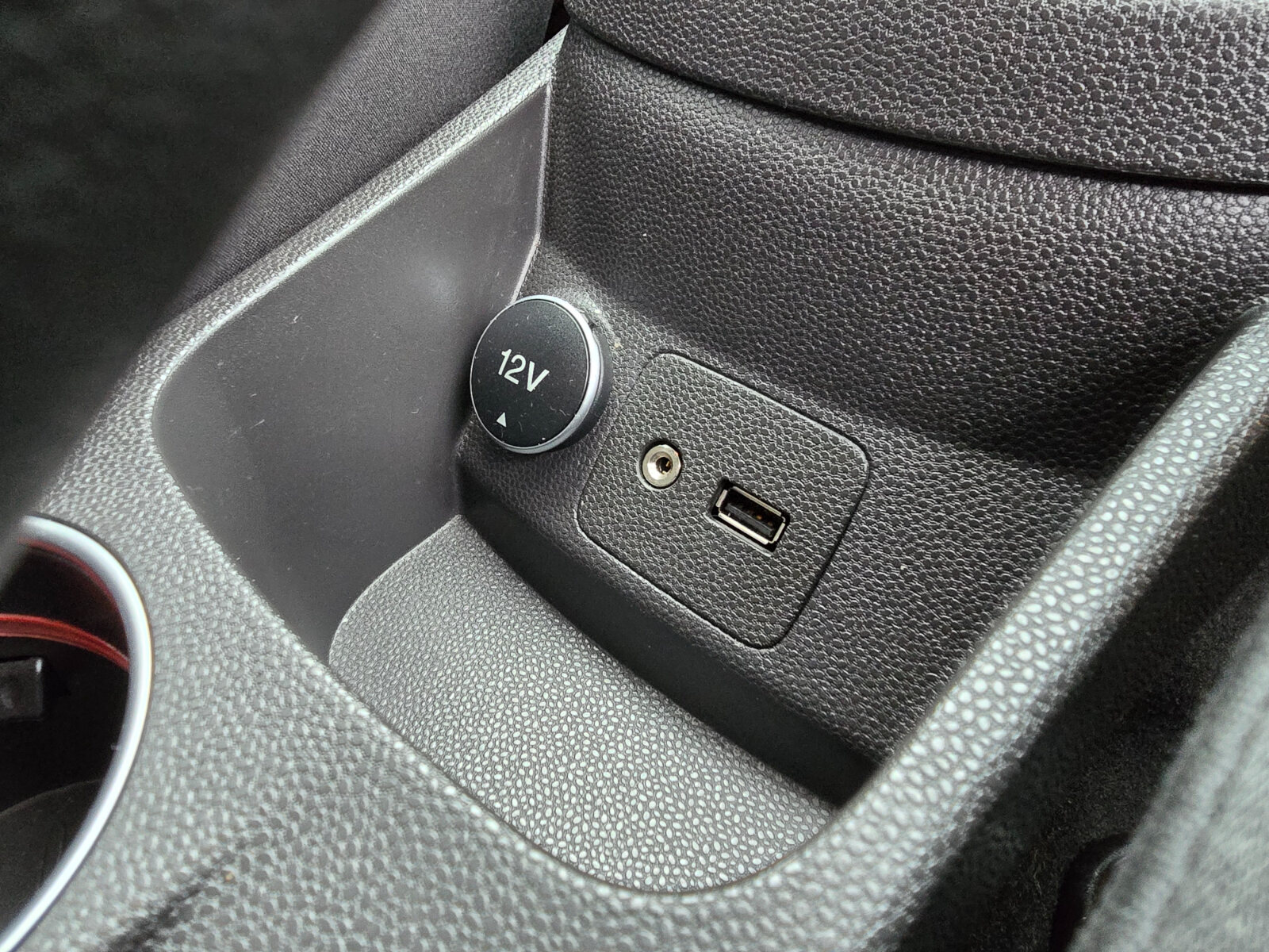 2015 Ford Fiesta 1.0 Petrol TITANIUM - Image 15