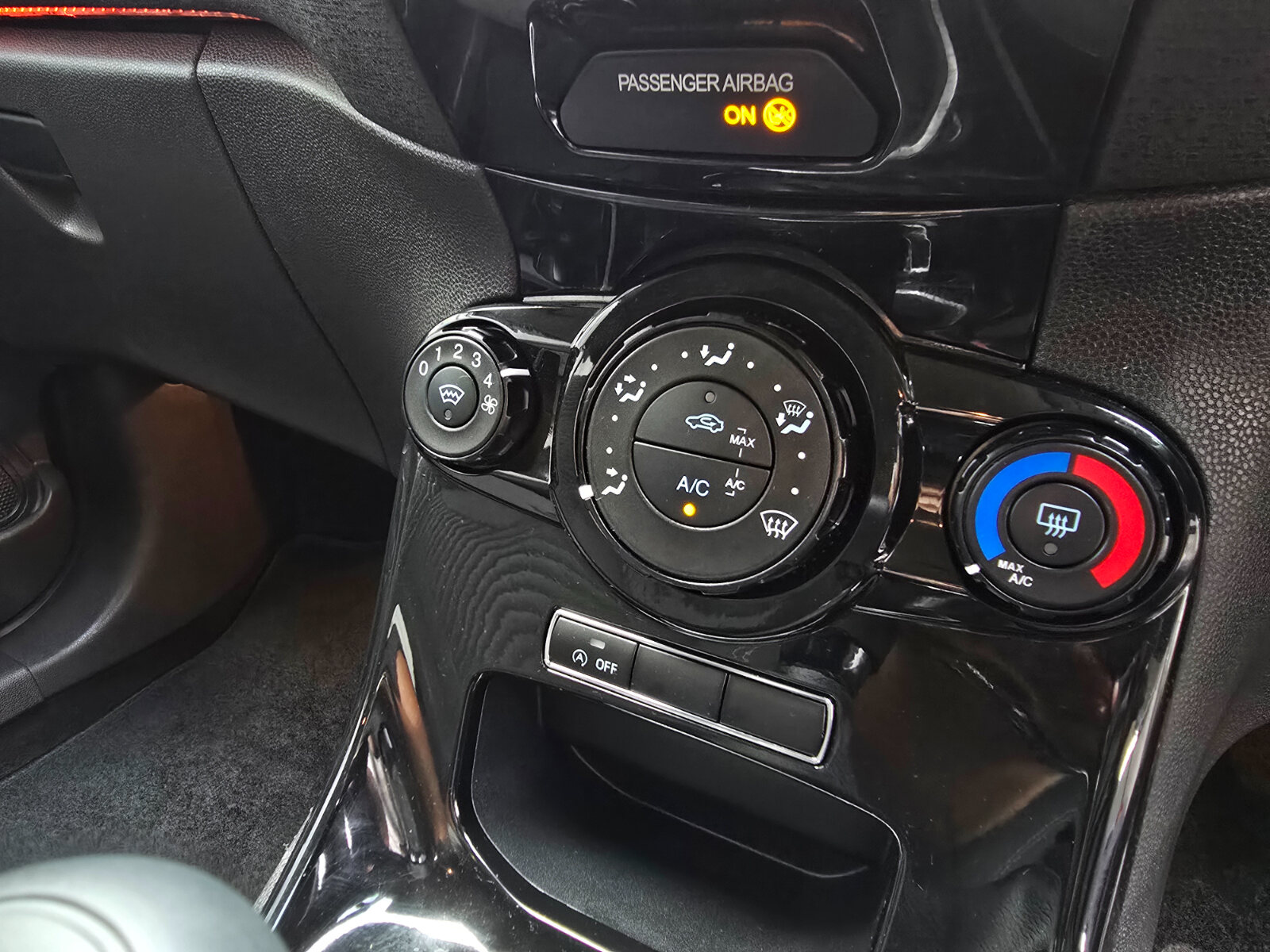 2015 Ford Fiesta 1.0 Petrol - Image 12