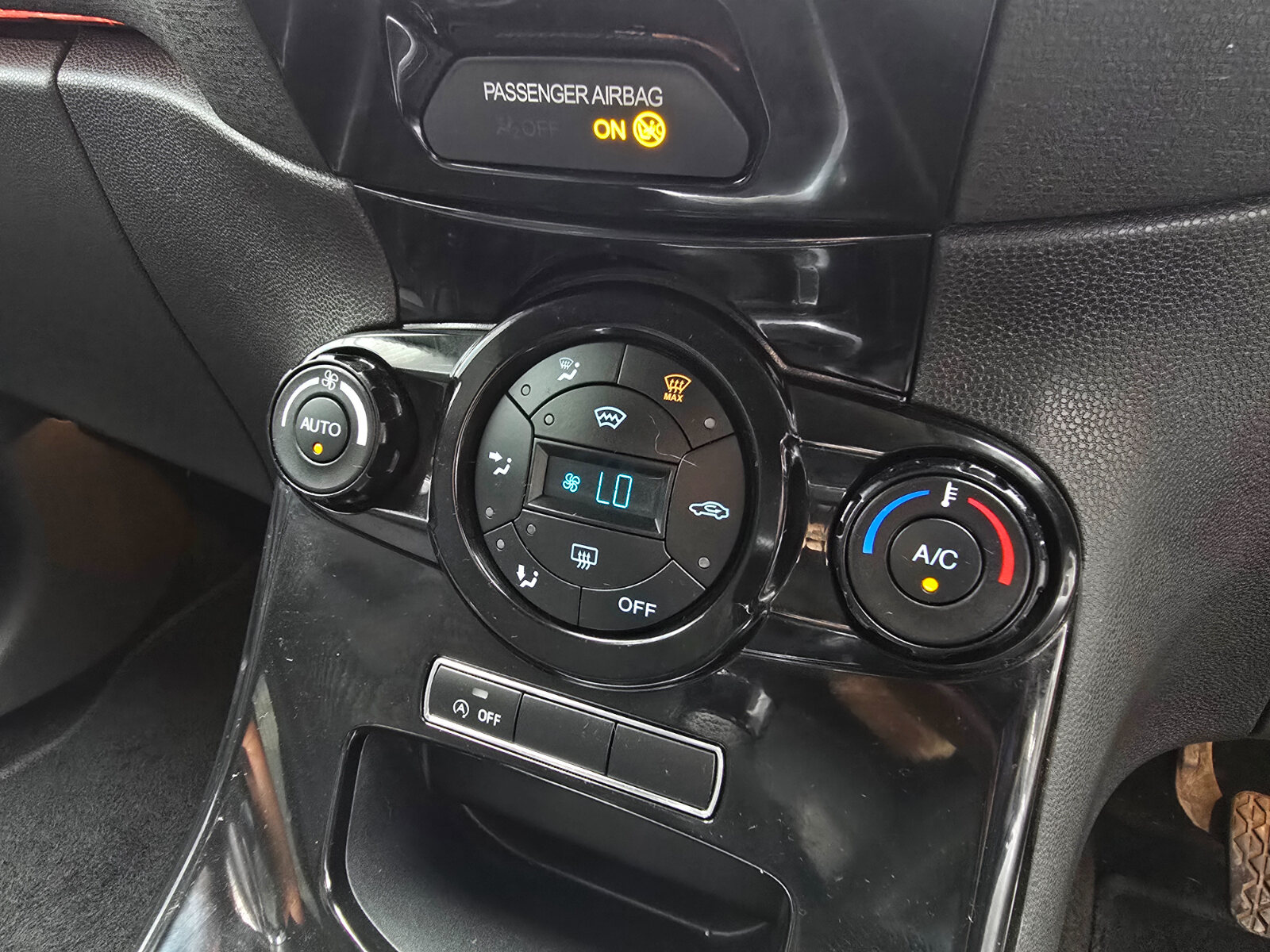 2015 Ford Fiesta 1.0 TITANIUM Petrol - Image 16