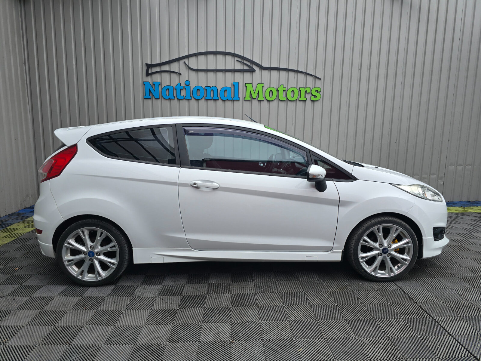 2014 Ford Fiesta 1.0 Petrol Zetec-S - Image 2