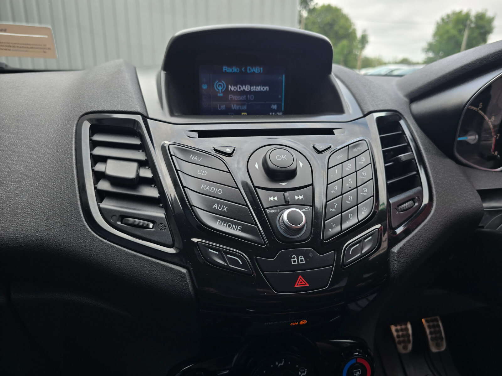 2014 Ford Fiesta 1.0 Petrol Zetec-S - Image 17