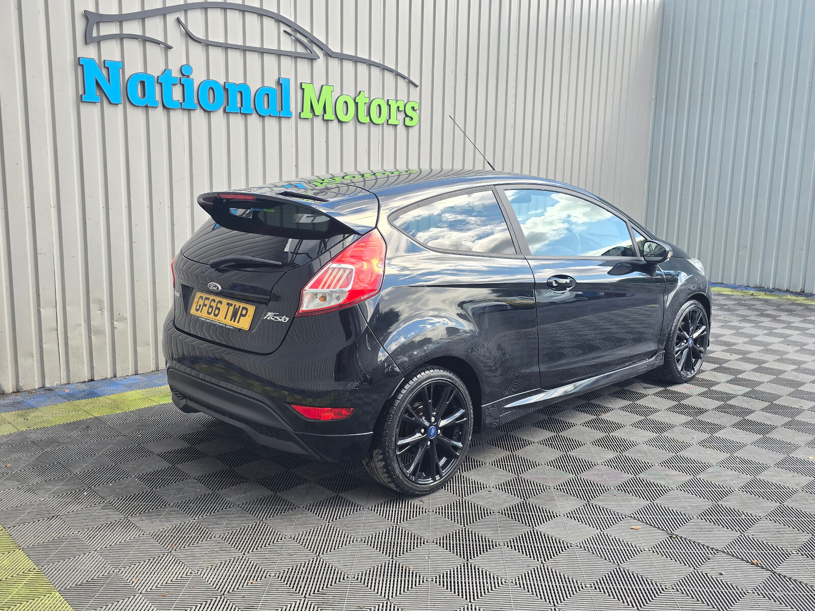 2016 Ford Fiesta 1.0 Petrol ZETEC S BLACK ED - Image 3