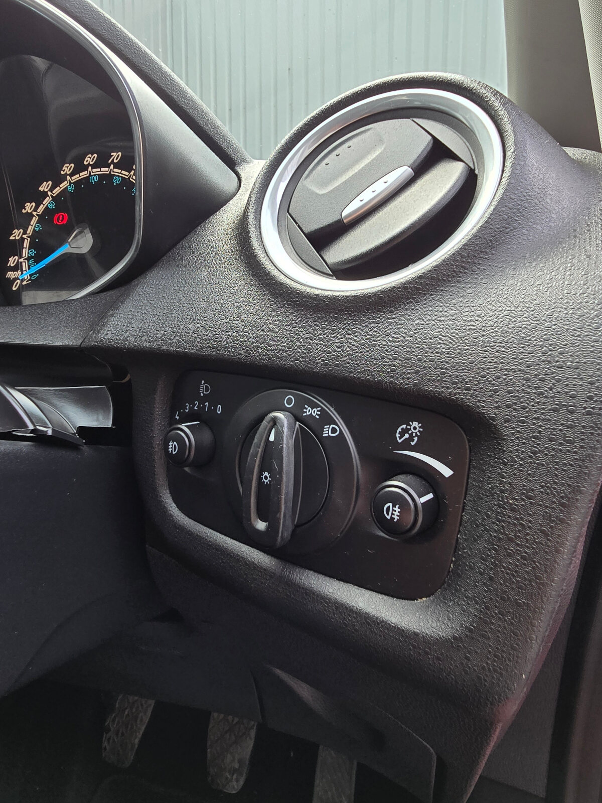 2014 Ford Fiesta 1.0 Petrol - Image 19