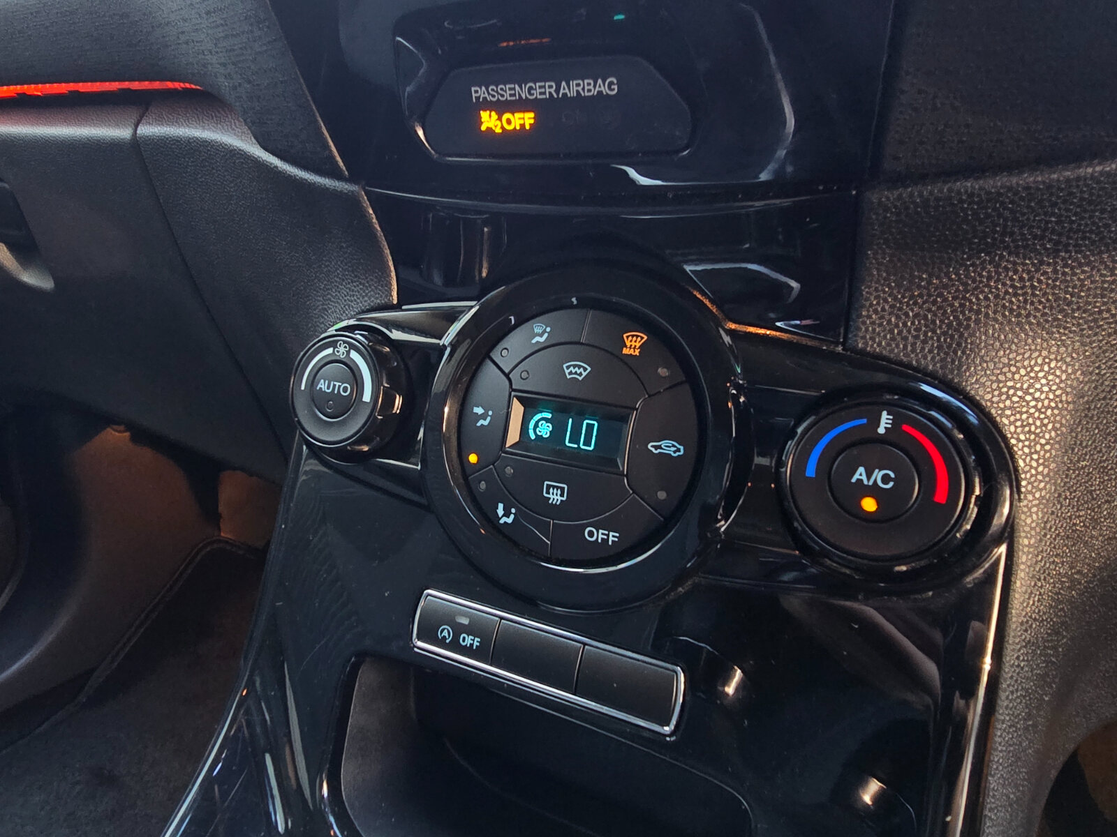 2014 Ford Fiesta 1.0 TITANIUM Petrol - Image 16