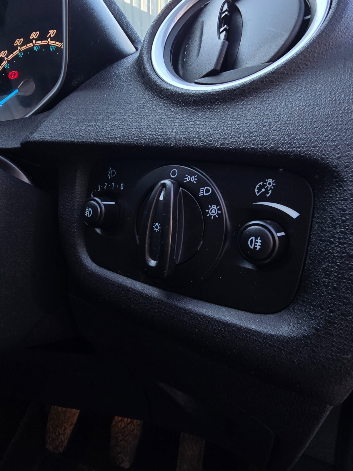 2014 Ford Fiesta 1.0 TITANIUM Petrol - Image 19