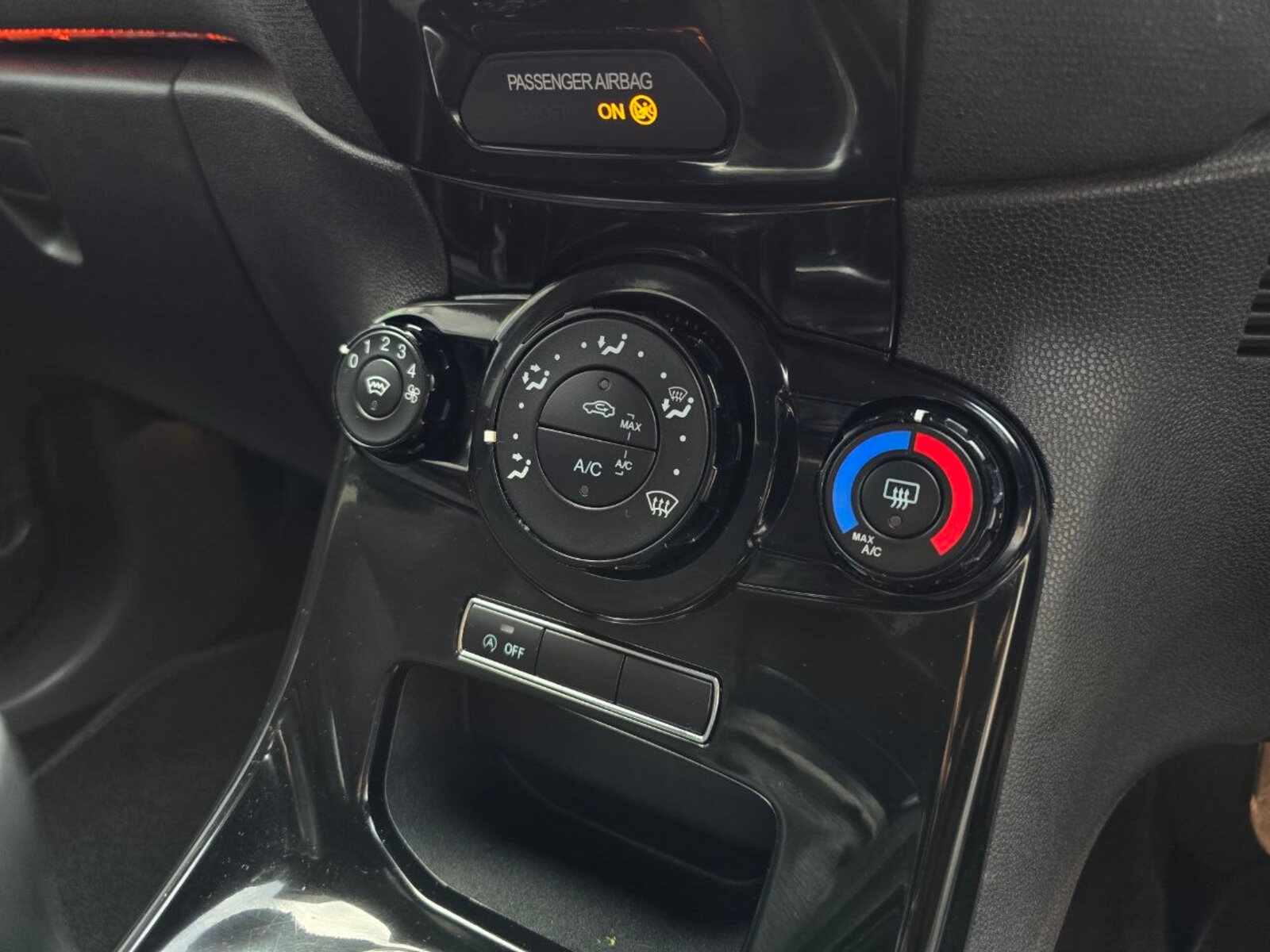 2013 Ford Fiesta 1.0 Petrol - Image 14