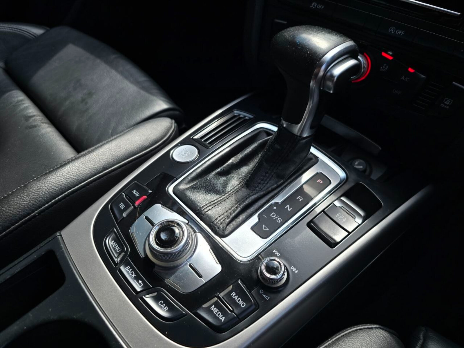 2015 Audi A4 2.0 TDI Automatic - Image 14