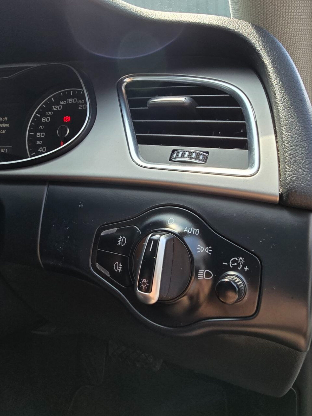 2015 Audi A4 2.0 TDI Automatic - Image 18