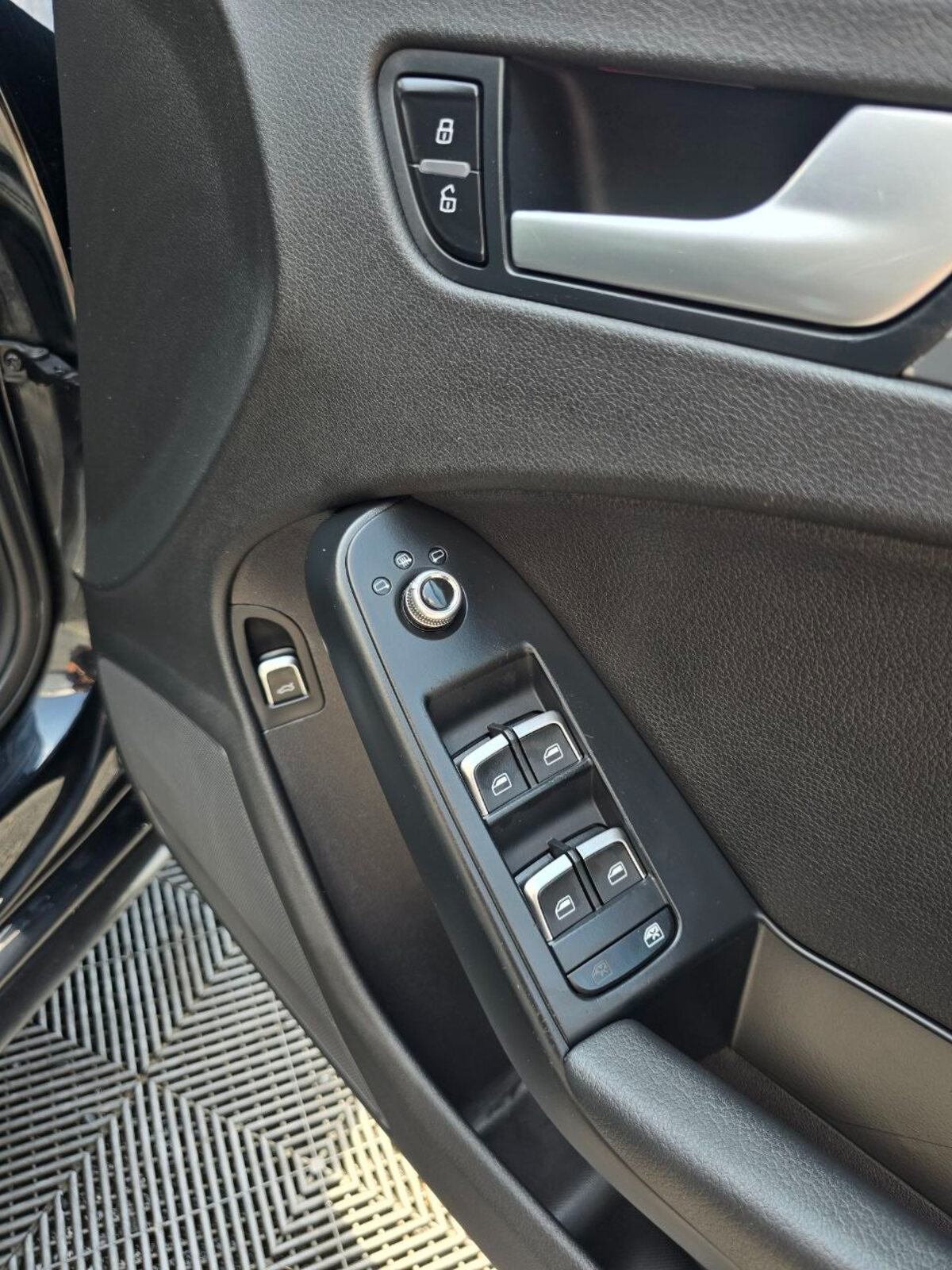 2015 Audi A4 2.0 TDI Automatic - Image 20
