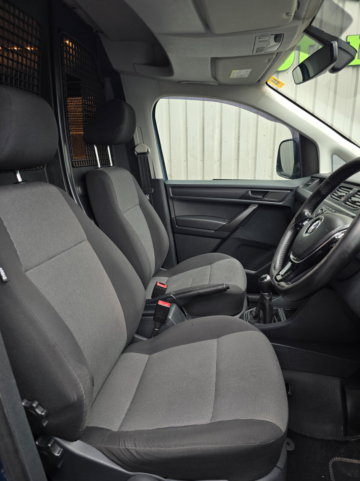 2016 Volkswagen Caddy 2.0 Diesel - Image 11