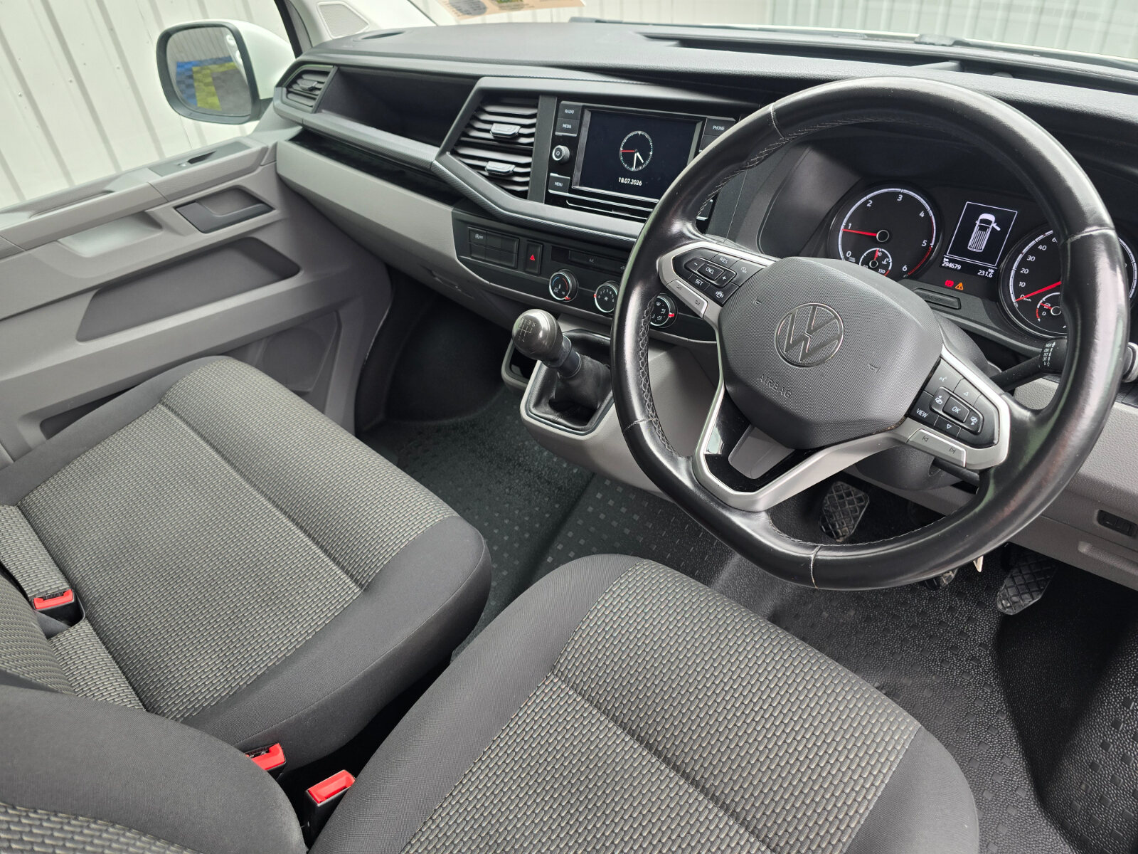 2021 Volkswagen Transporter 2.0D - Image 10