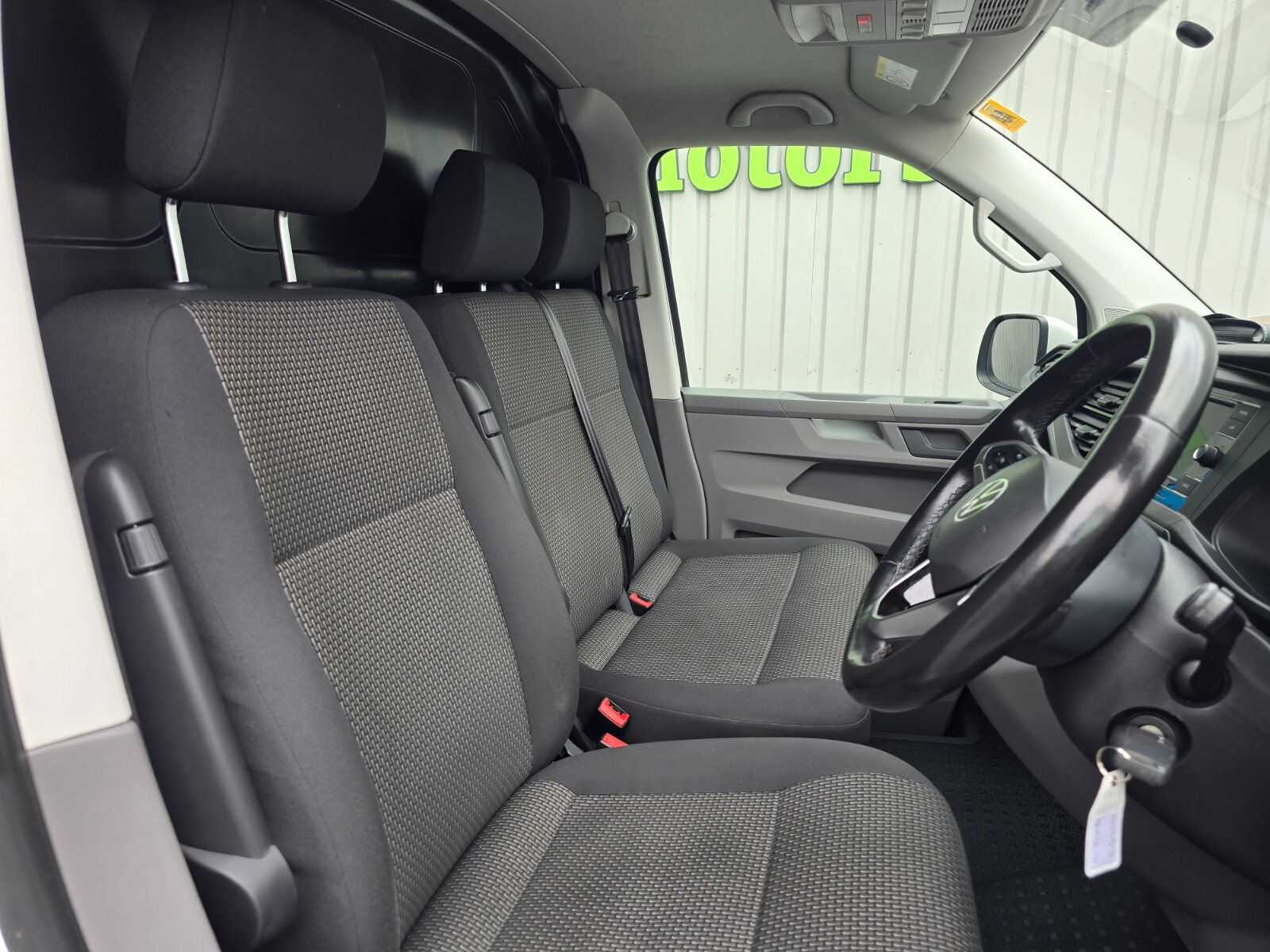 2021 Volkswagen Transporter 2.0D - Image 11