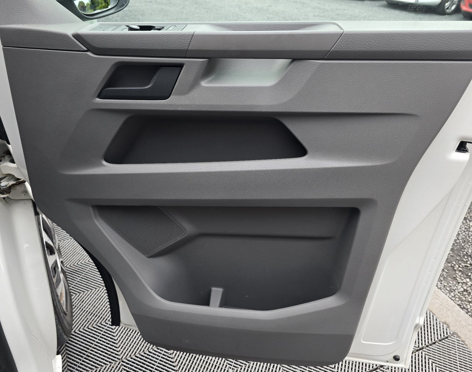 2021 Volkswagen Transporter 2.0D - Image 18