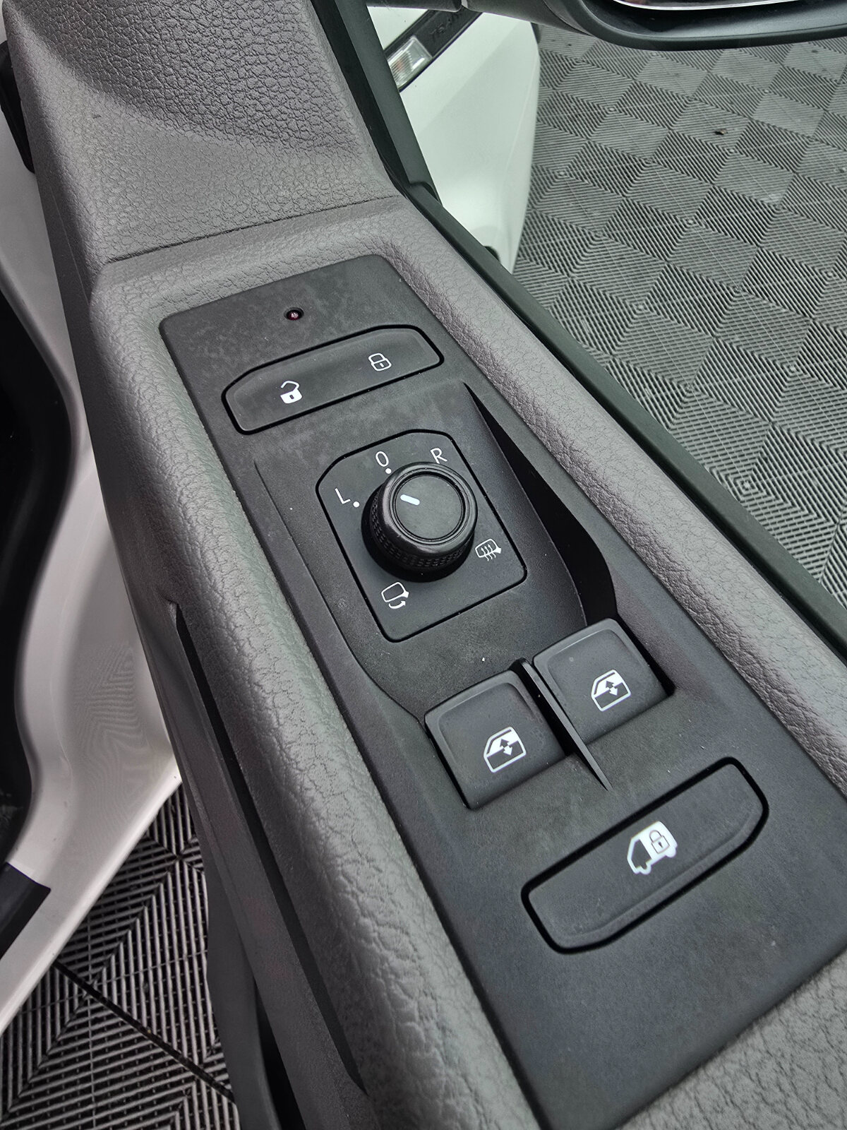 2021 Volkswagen Transporter 2.0D - Image 19