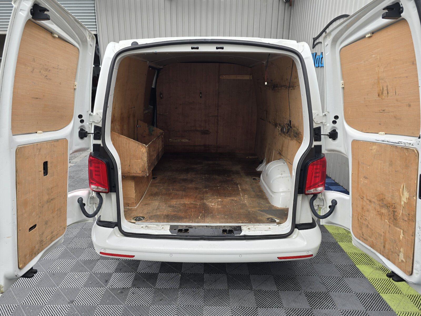 2021 Volkswagen Transporter 2.0D - Image 20