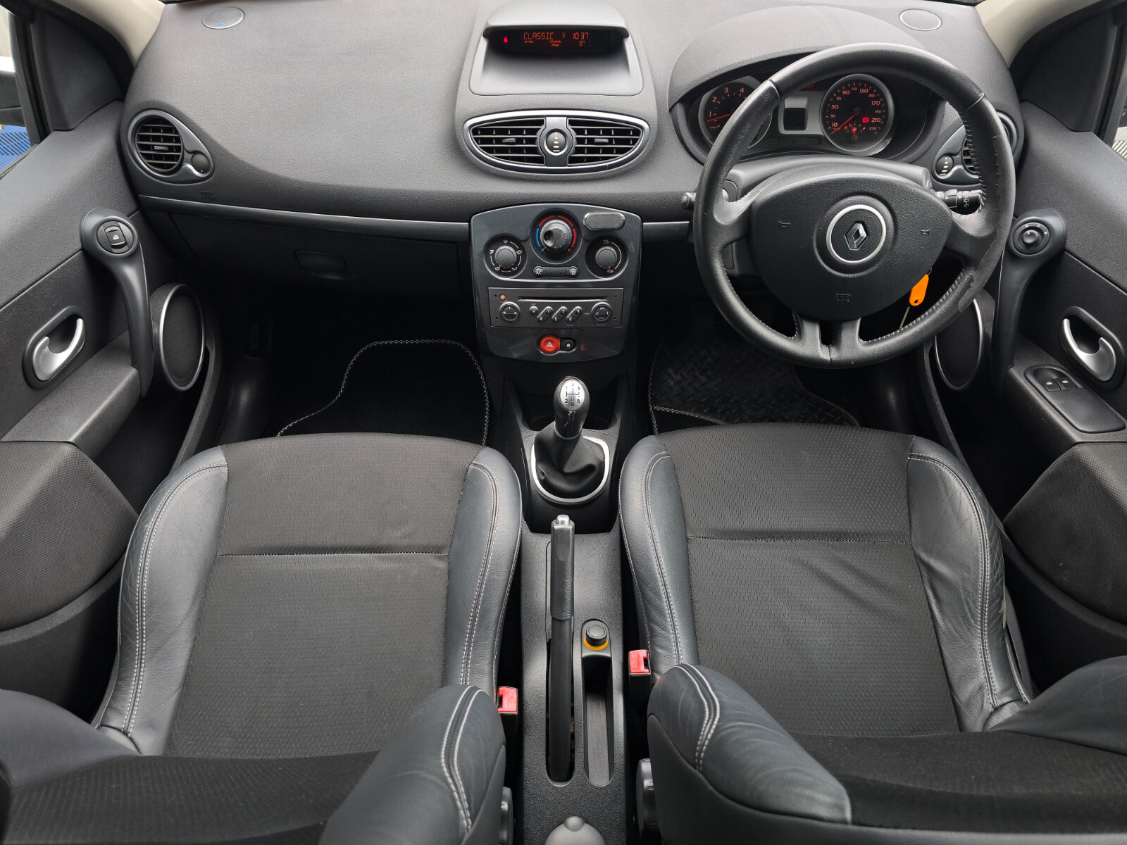 2007 Renault Clio 1.2 16V MONACO - Image 10