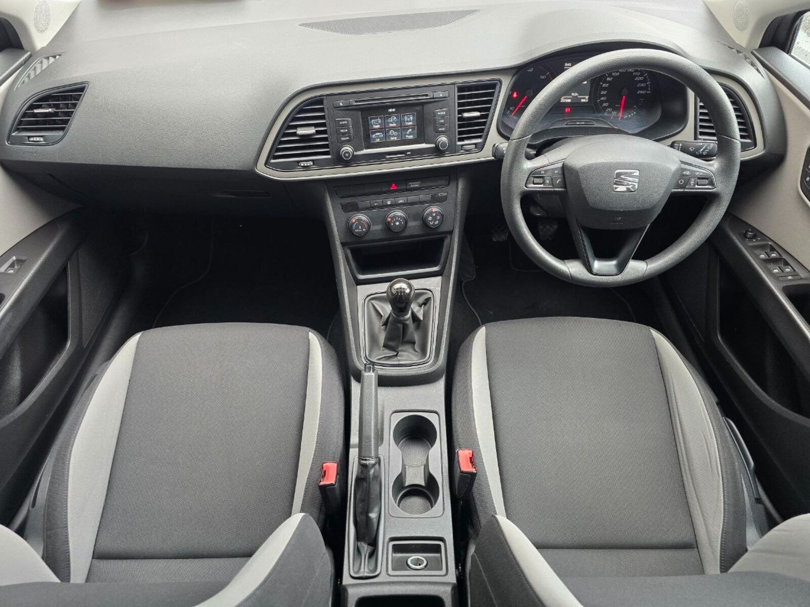 2013 SEAT Leon 1.6 TDI REFERENCE - Image 10