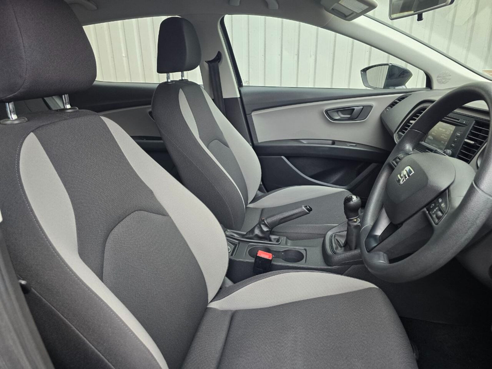 2013 SEAT Leon 1.6 TDI REFERENCE - Image 12