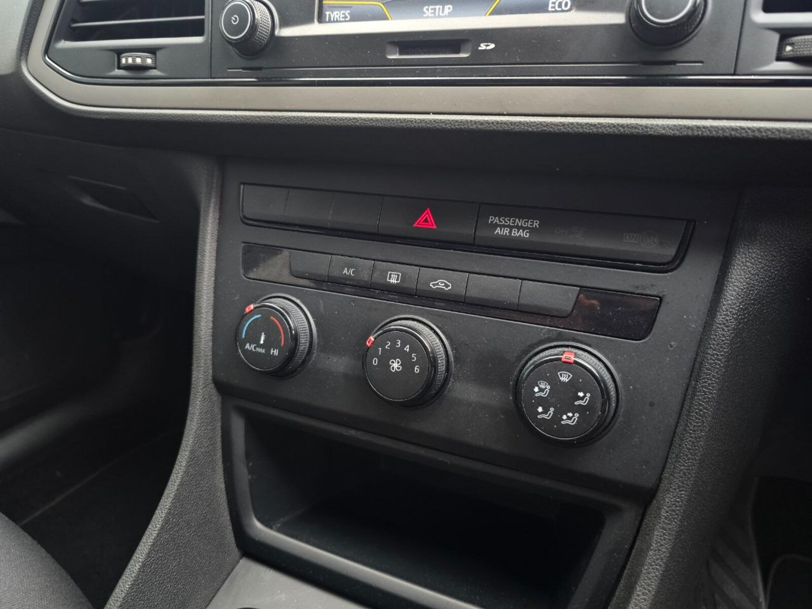2013 SEAT Leon 1.6 TDI REFERENCE - Image 14