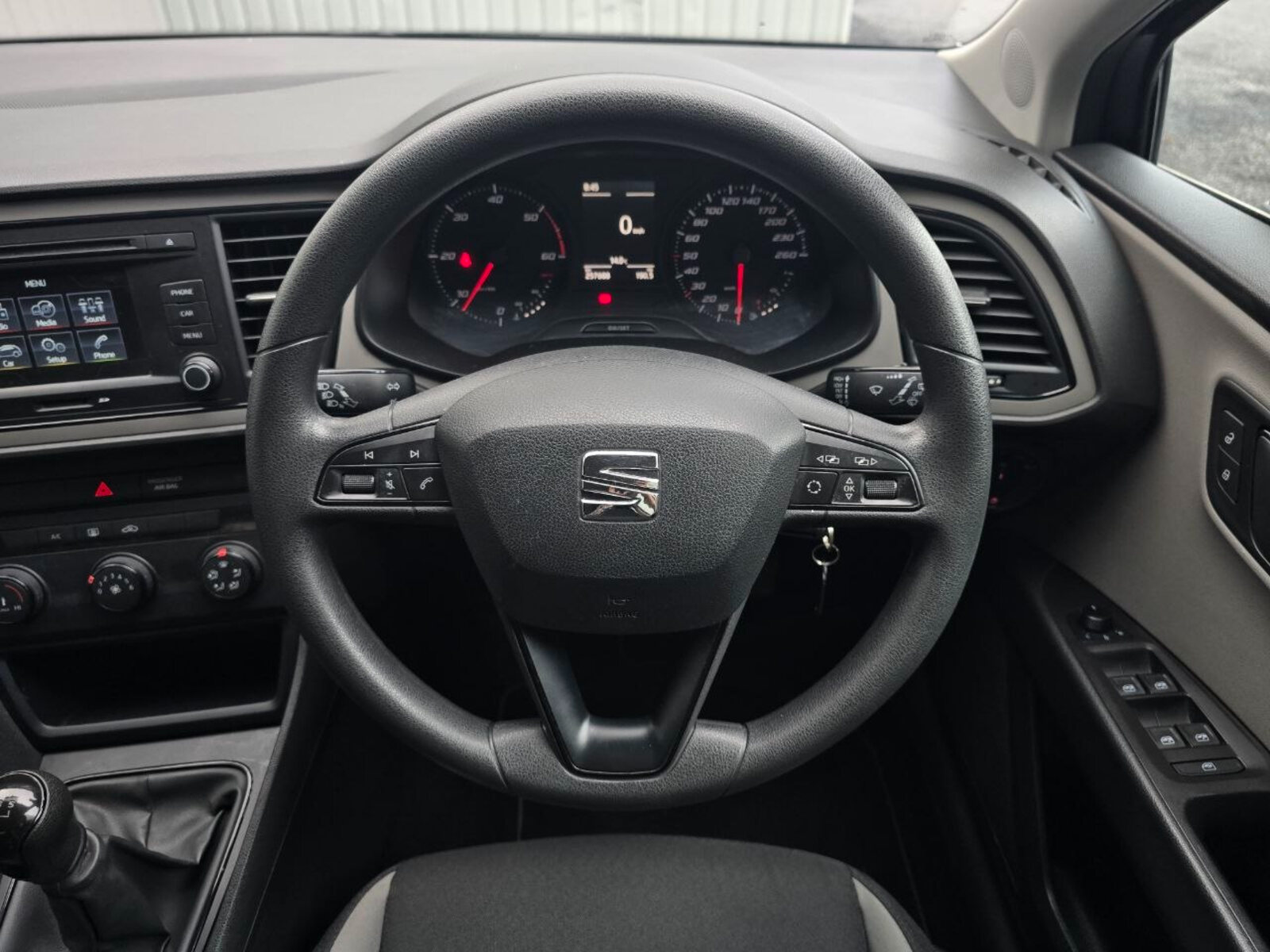 2013 SEAT Leon 1.6 TDI REFERENCE - Image 16
