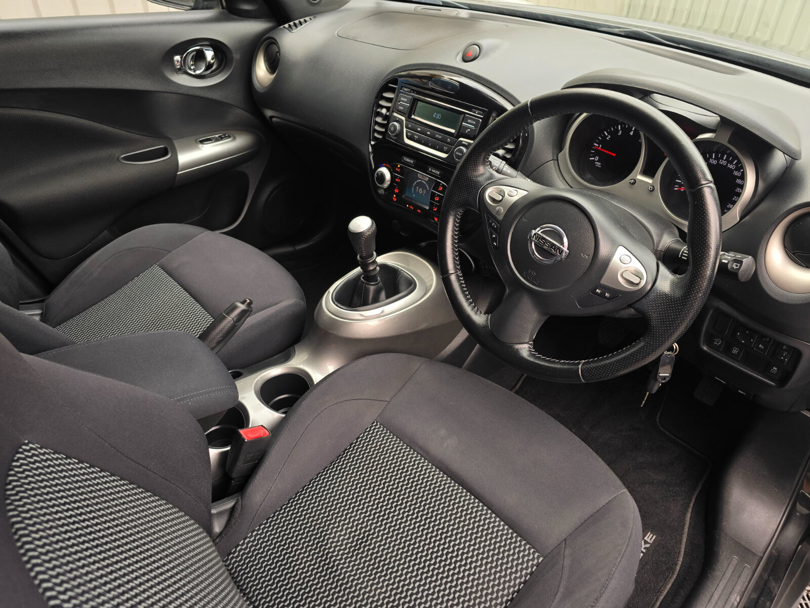2015 Nissan Juke 1.2 SV - Image 12