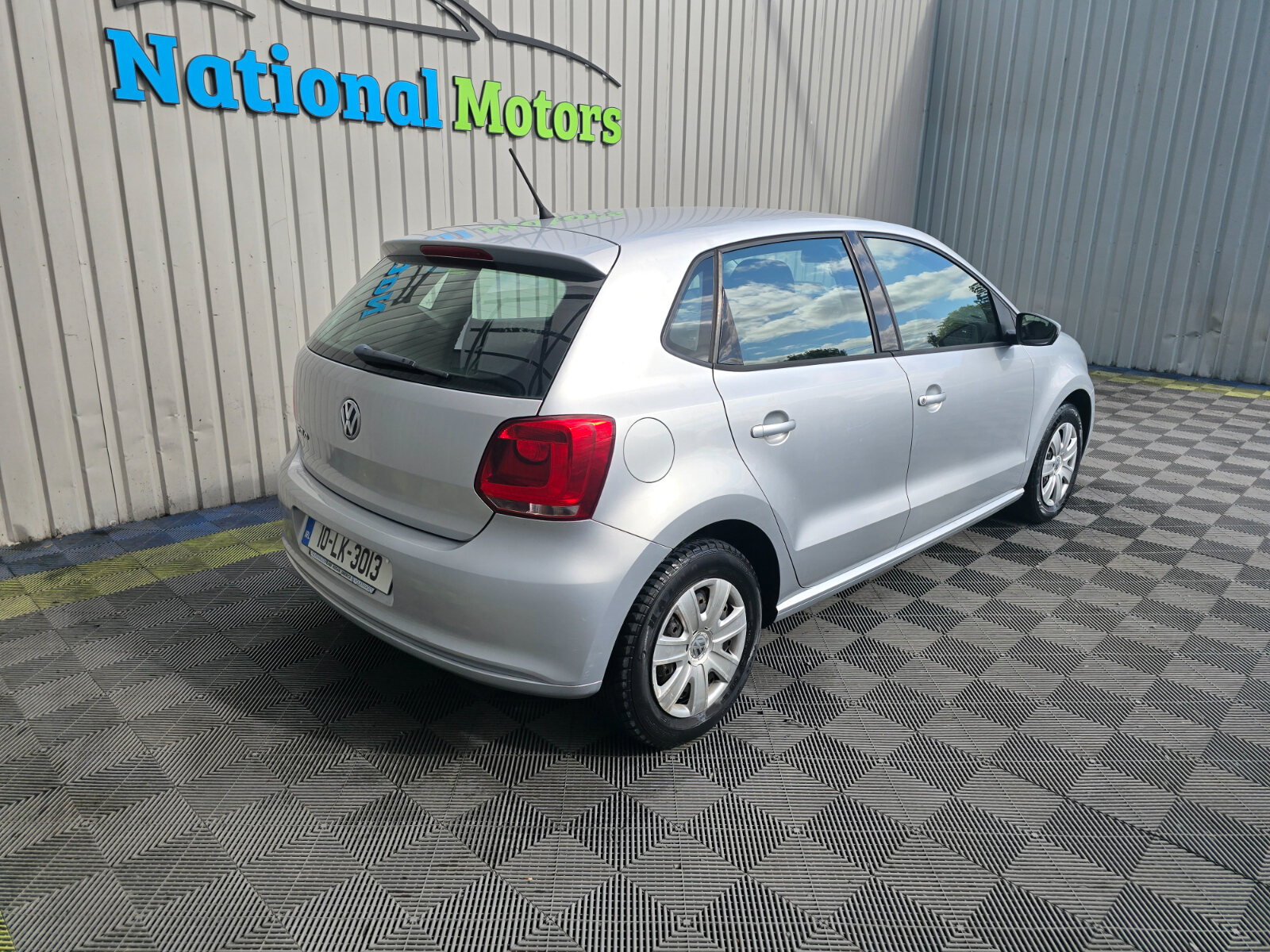 2010 Volkswagen Polo 1.2 TRENDLINE - Image 3