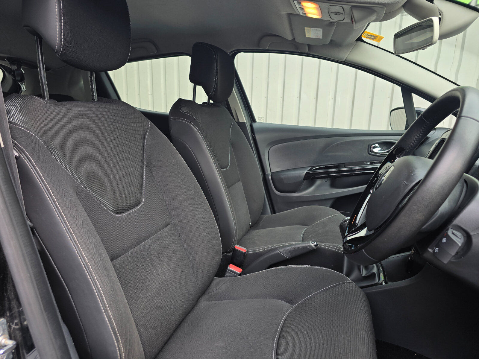 2013 Renault Clio 1.2 Petrol DYNAMIQUE - Image 12