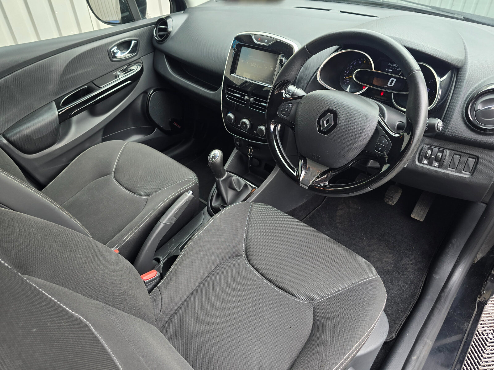 2013 Renault Clio 1.2 Petrol DYNAMIQUE - Image 13