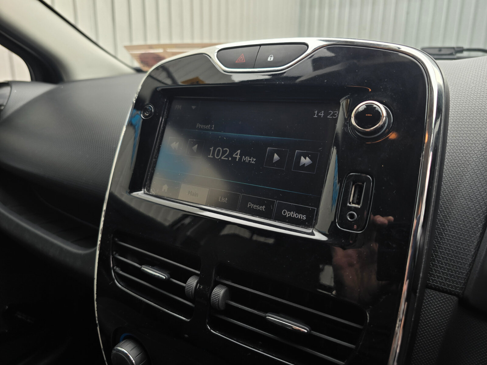 2013 Renault Clio 1.2 Petrol DYNAMIQUE - Image 16