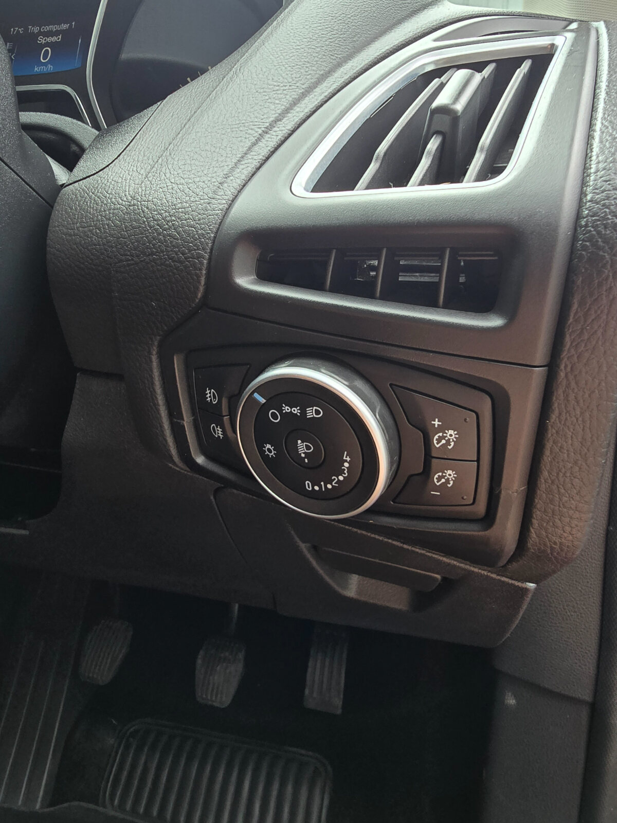 2016 Ford Focus 1.5 TDCi - Image 19