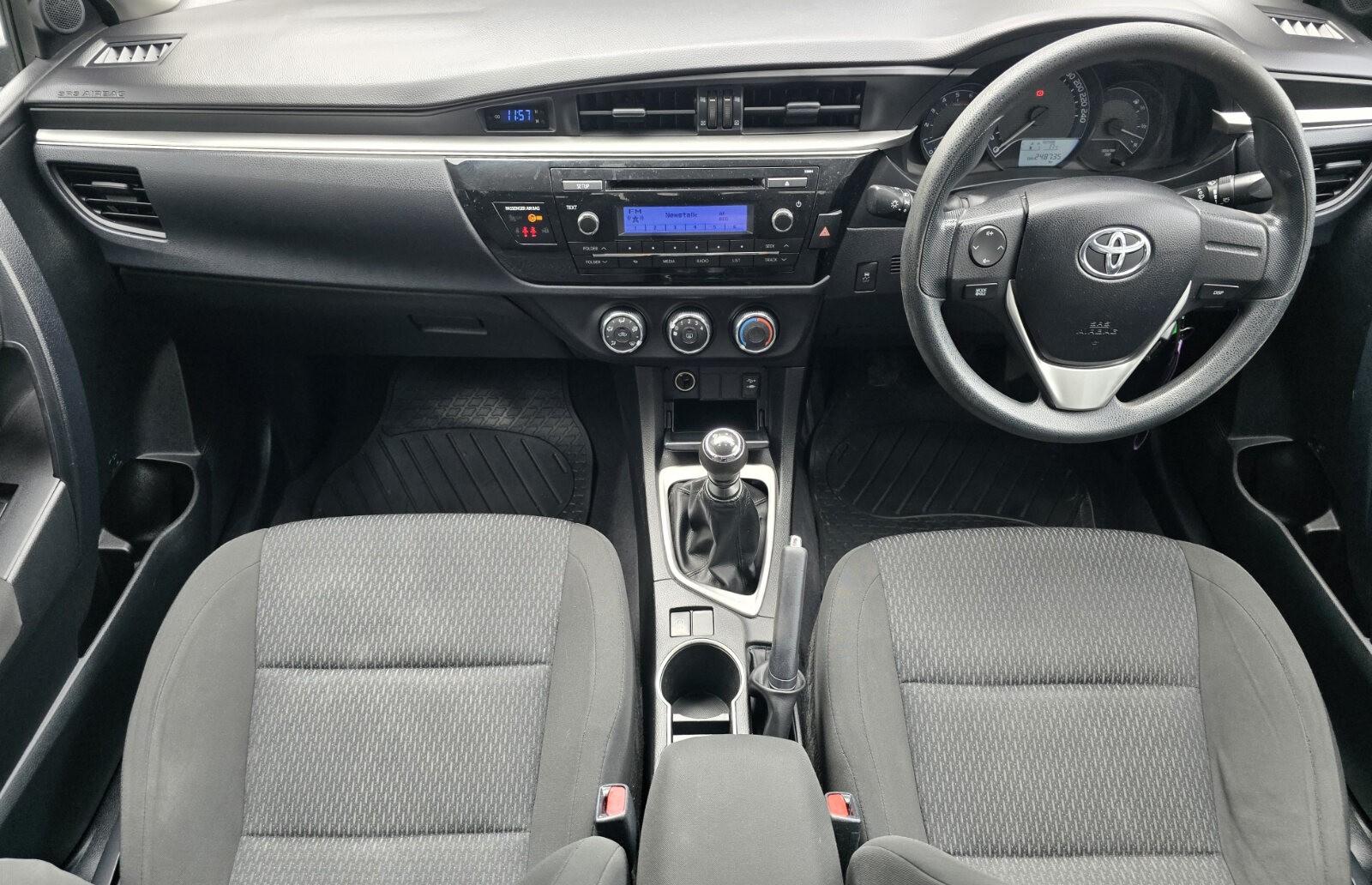 2014 Toyota Corolla D-4D 1.4D Terra - Image 11