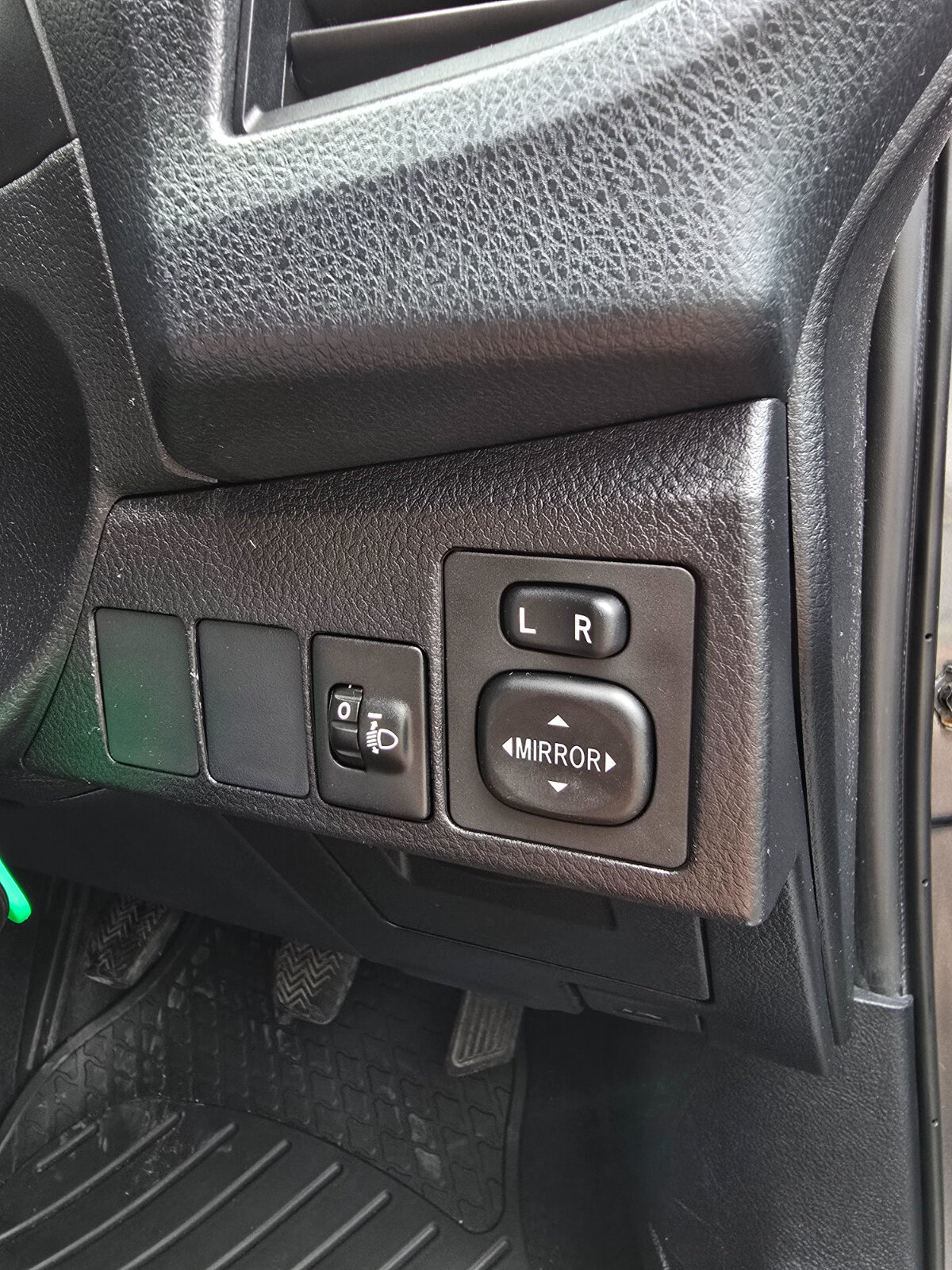 2014 Toyota Corolla D-4D 1.4D Terra - Image 19