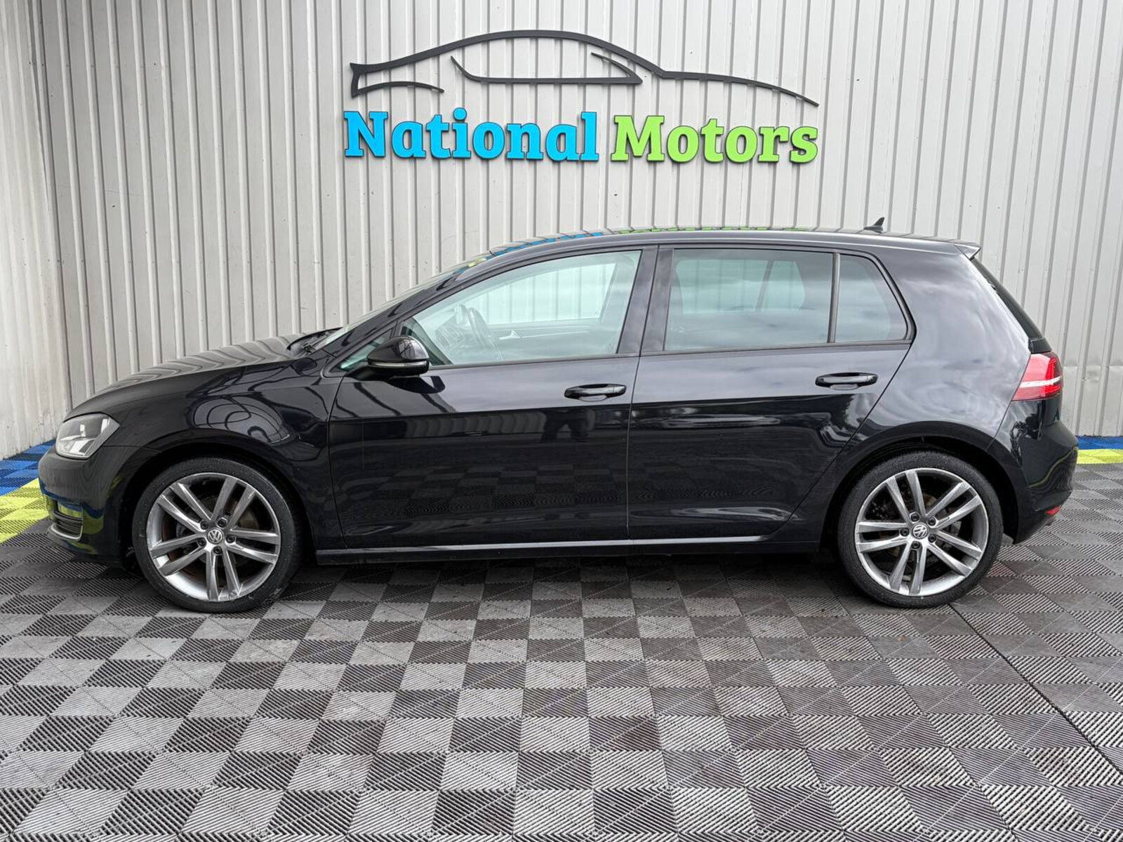 2017 Volkswagen Golf 1.2TSI DSG Highline Automatic - Image 6