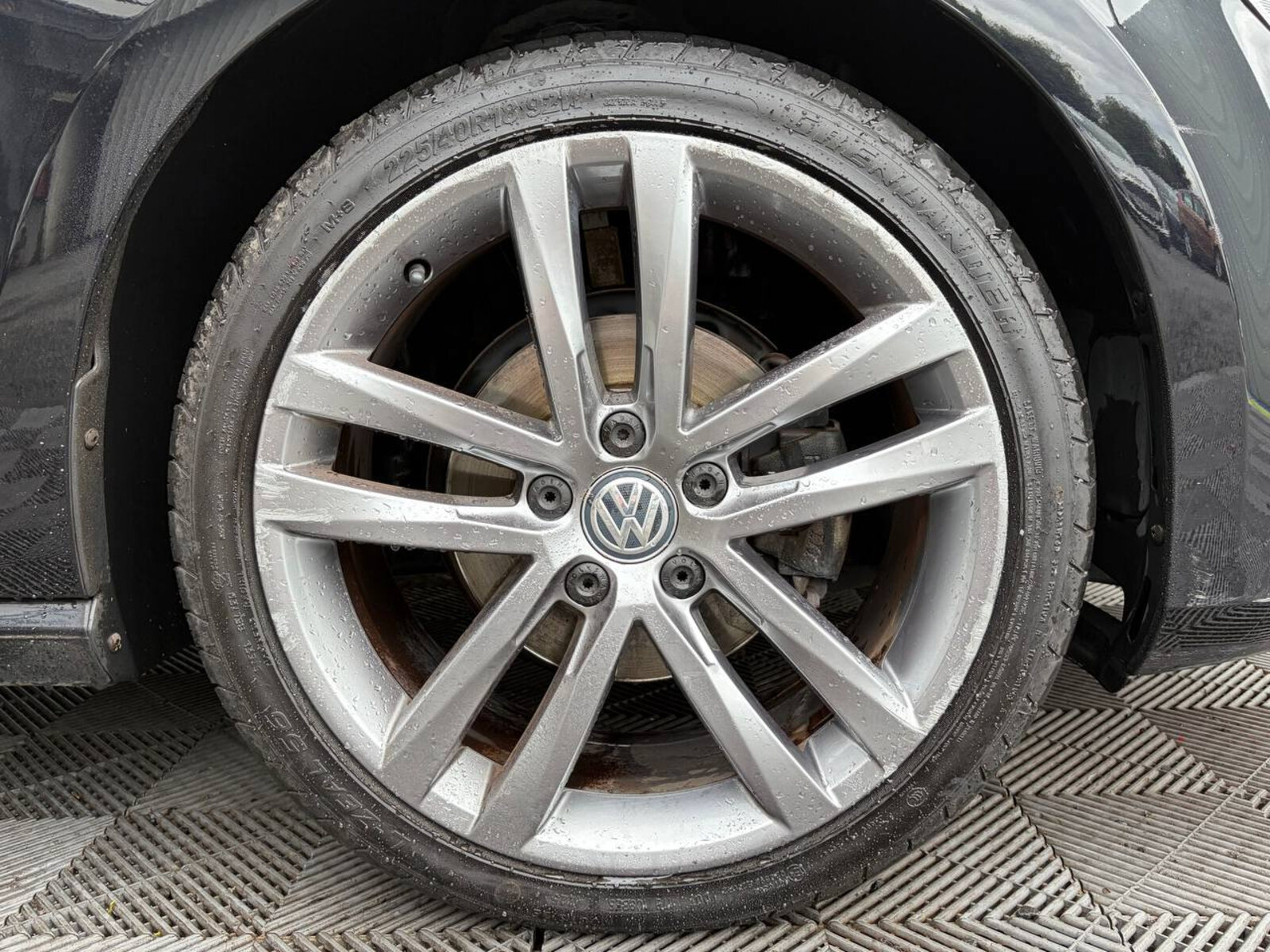 2017 Volkswagen Golf 1.2TSI DSG Highline Automatic - Image 9