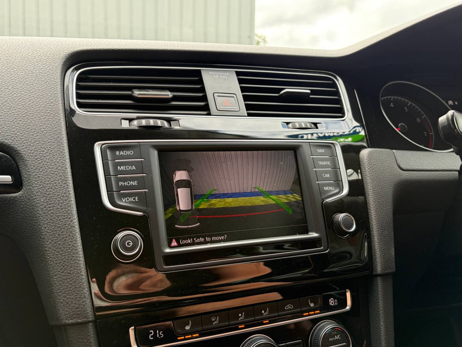 2017 Volkswagen Golf 1.2TSI DSG Highline Automatic - Image 16