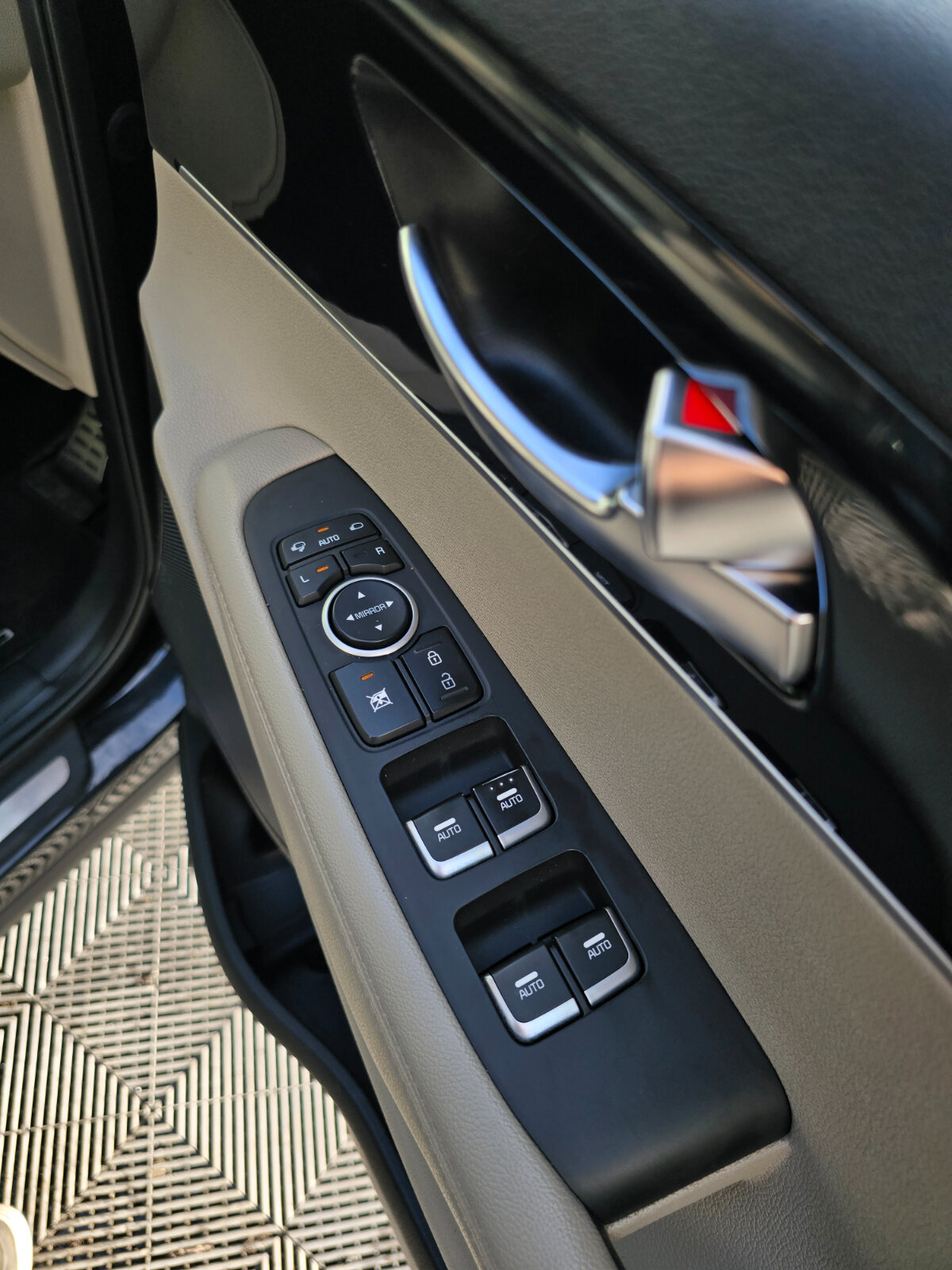 2017 Kia Sorento 2.2 Platinum 7 Seat - Image 19